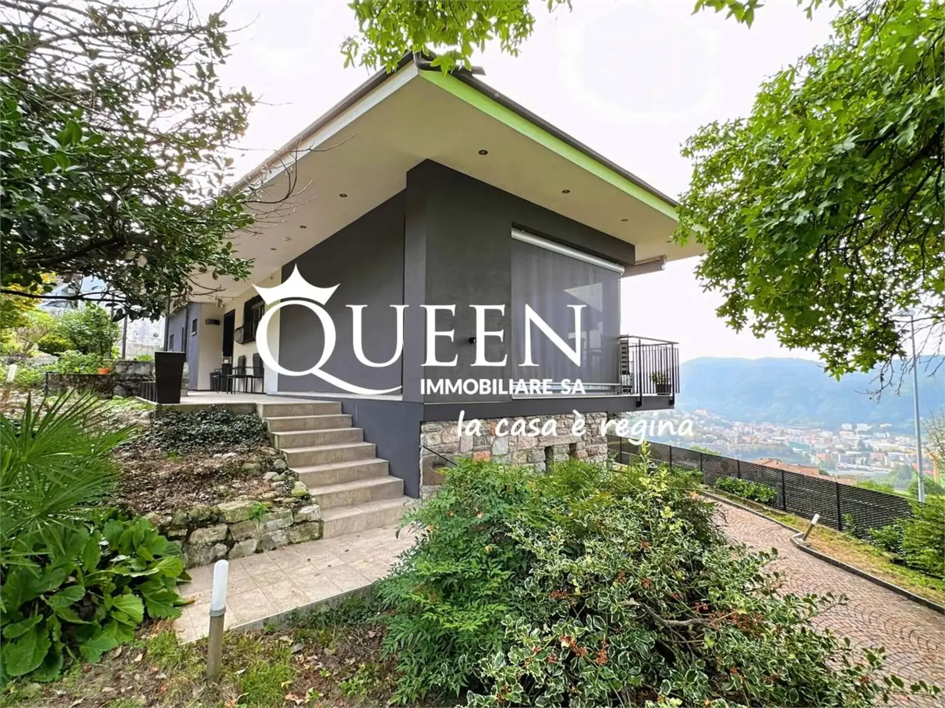 Vacallo: Villa mit 5.5 Zimmern, 260 m², großes Grundstück, dominierende Lage