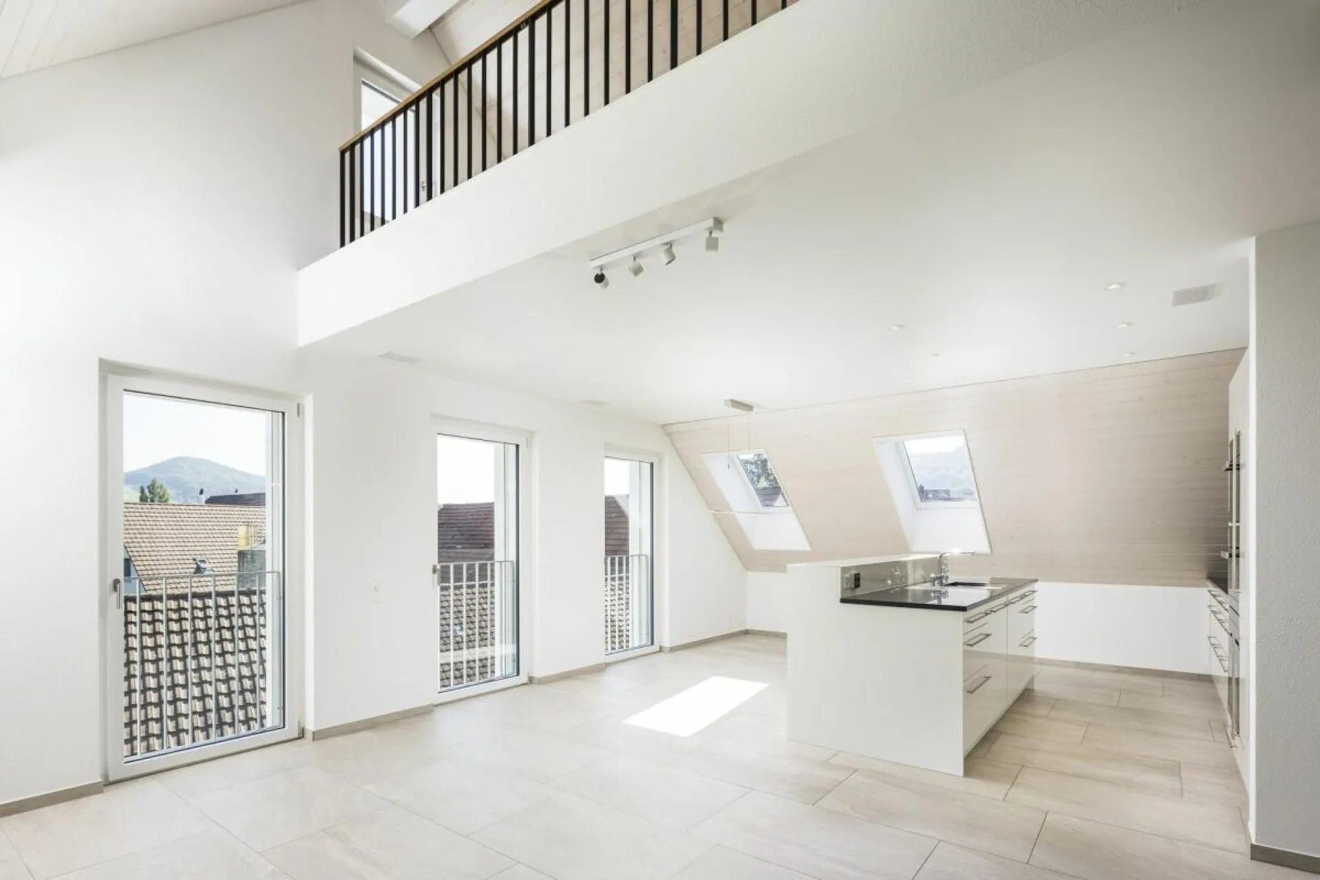 Traumhafte 3.5 Zimmer-Wohnung mit Galerie und Balkon