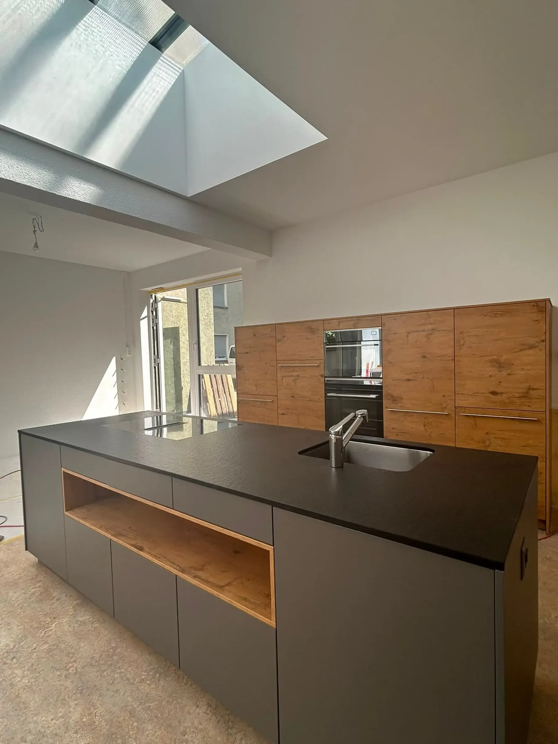 Bright 1.5-room loft apartment with generous additional space – first occupancy