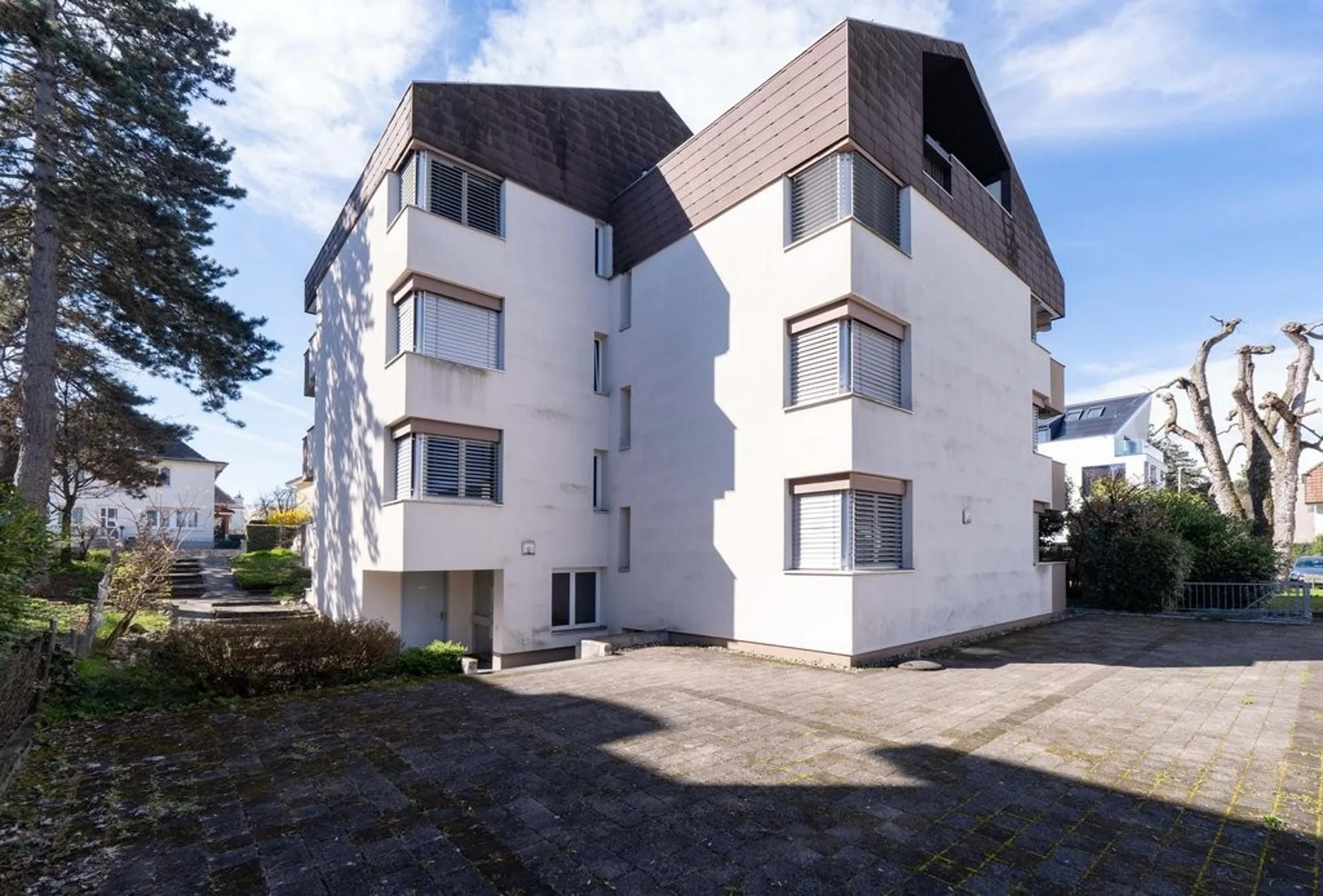 Grosszügige Wohnung mit Charme und Balkon