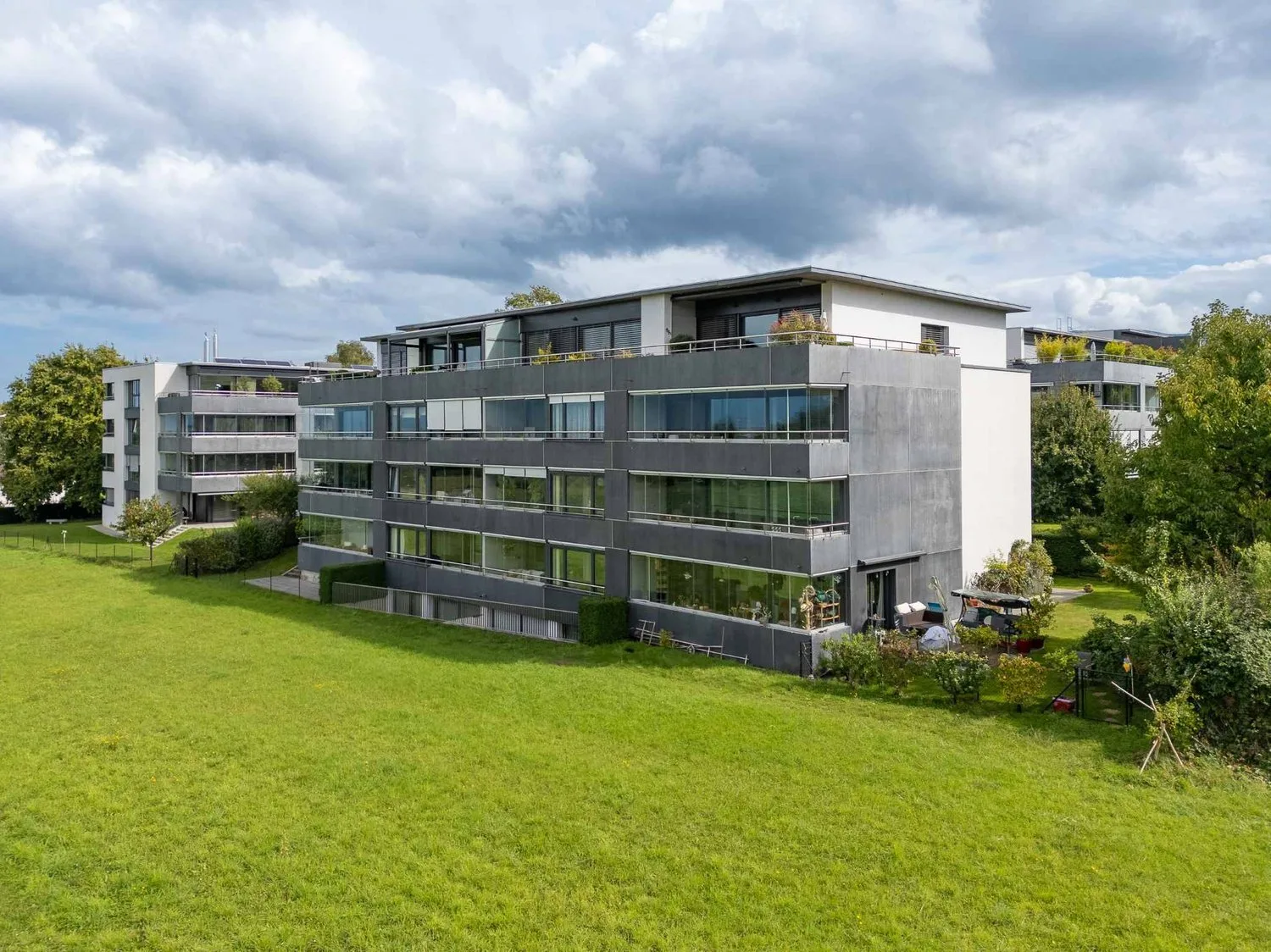 SUPERBES MOBILIERTES WOHNUNG LINKES UFER