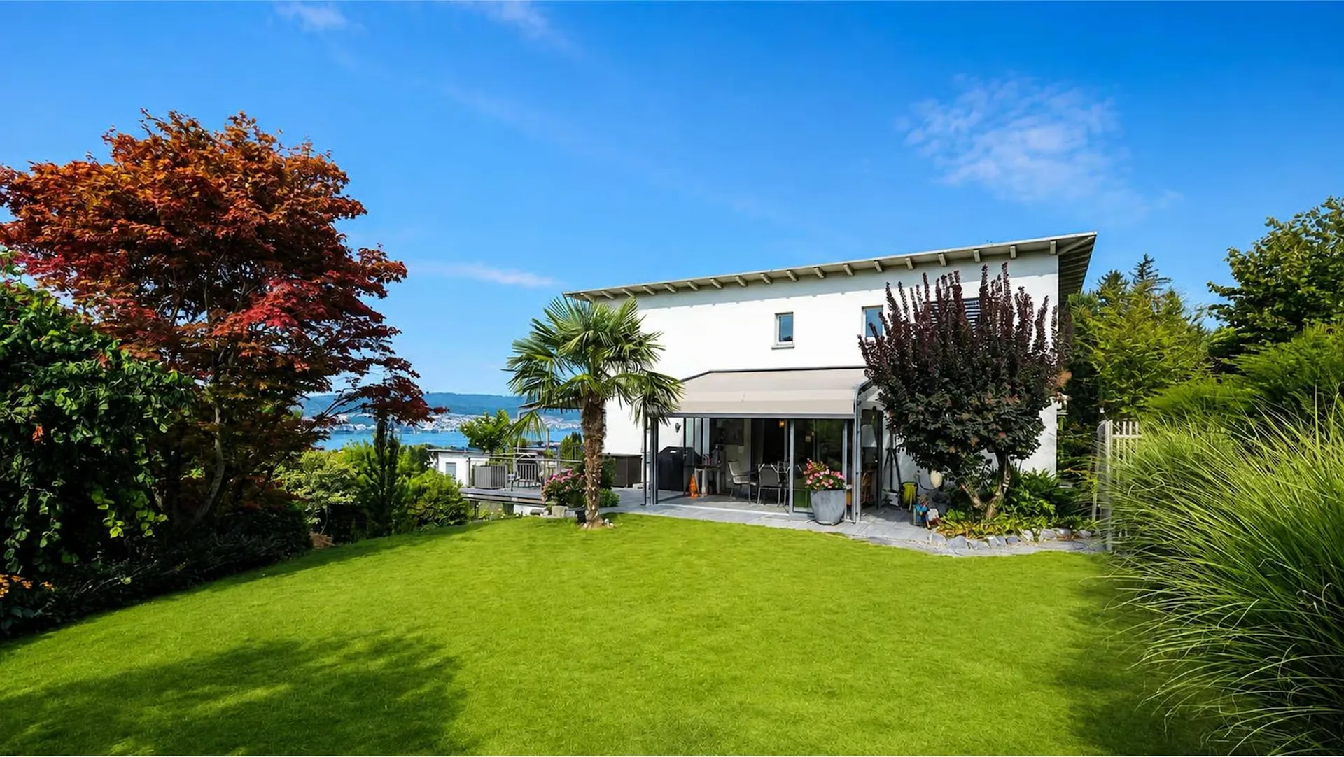 Pièce familiale avec vue sur le lac : maison unifamiliale de 6,5 pièces à Uetikon am See