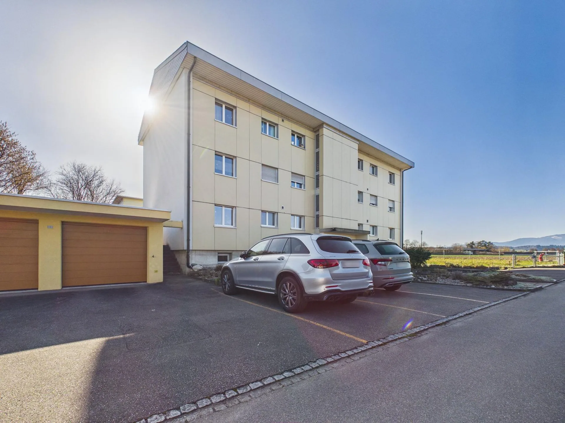4.5-Zimmer-Wohnung mit Balkon, Garage und viel Gestaltungspotenzial
