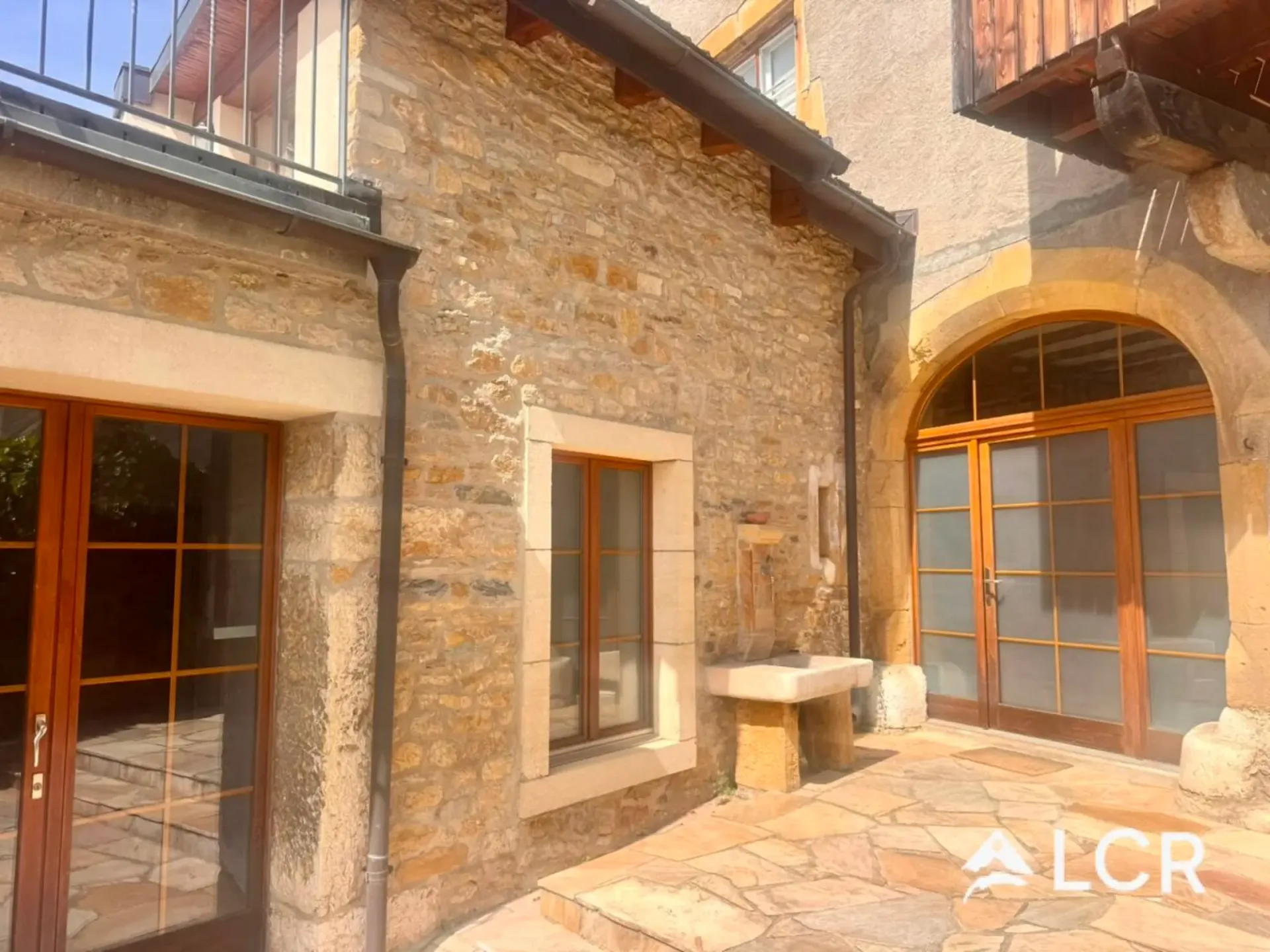 À louer - Appartement de 3.5 pièces avec terrasse dans une bâtisse de caractère à Corcelles (NE)