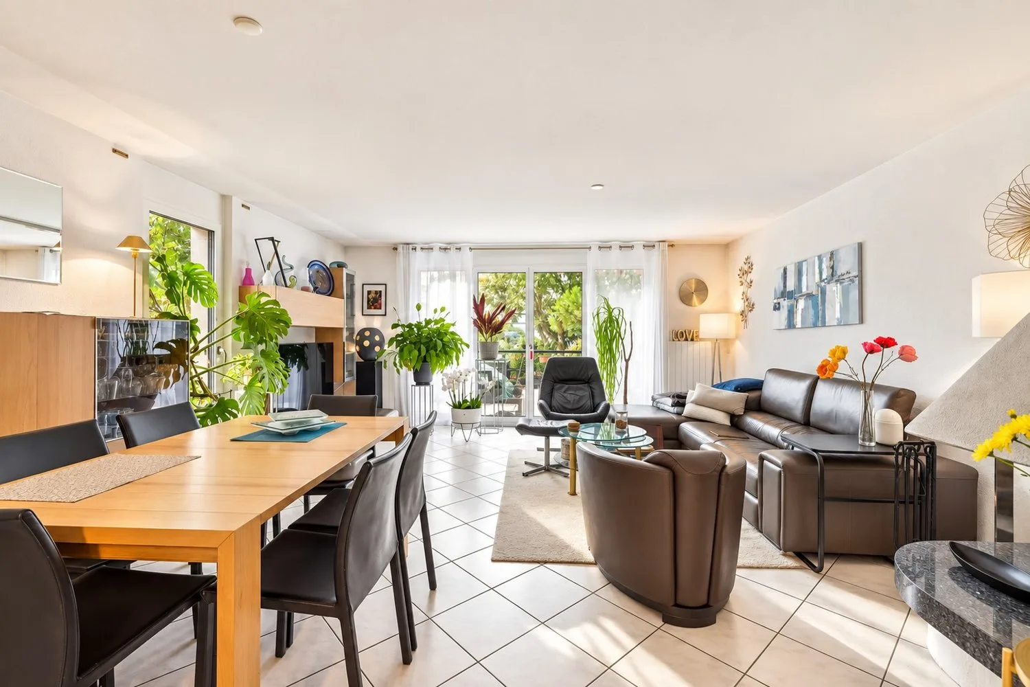 Doppelhaus mit Dachgiebel und absolut ruhigem Garten in Chavannes-des-Bois