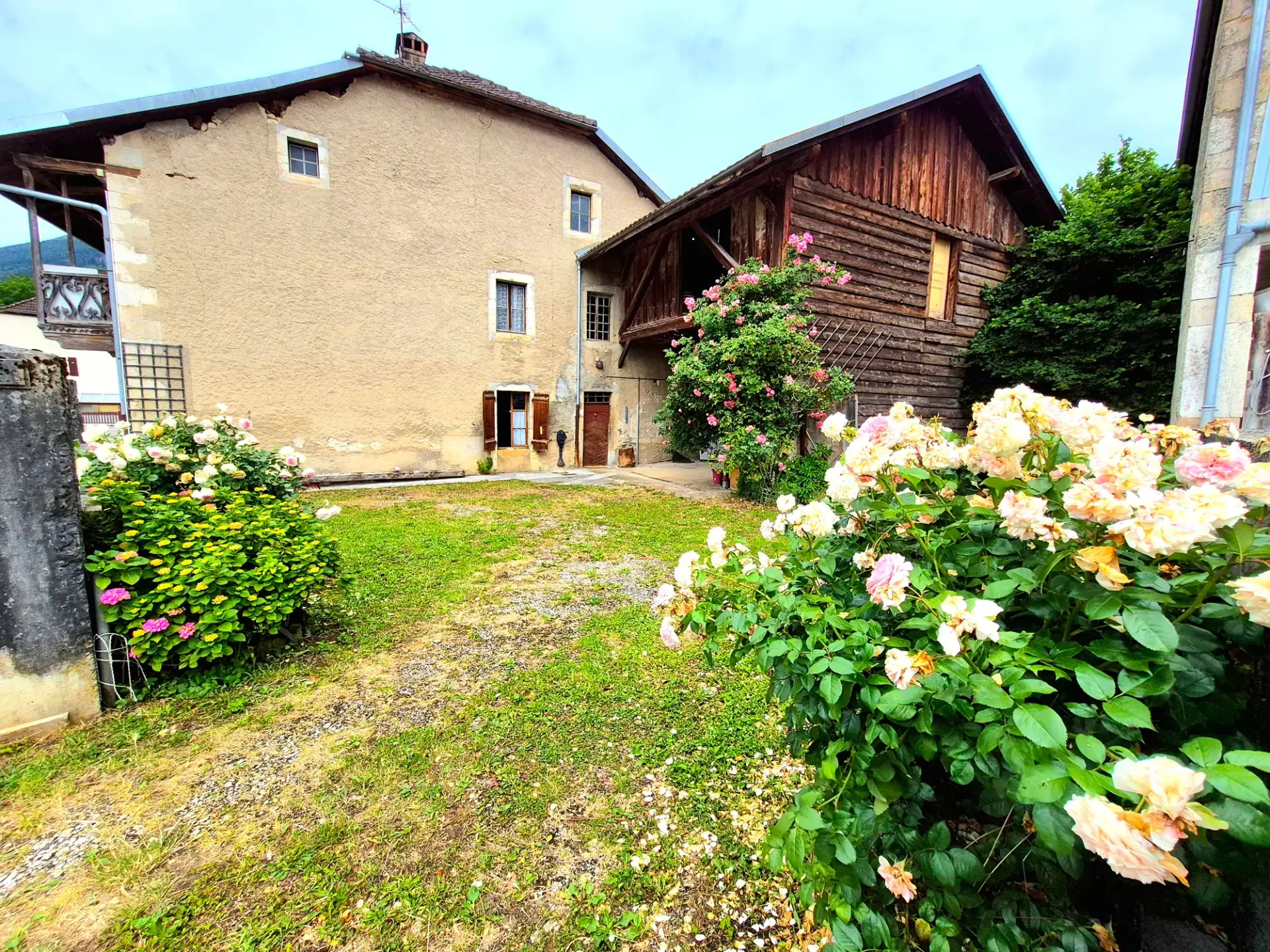 Ensemble immobilier zur Renovierung und Baugrundstück