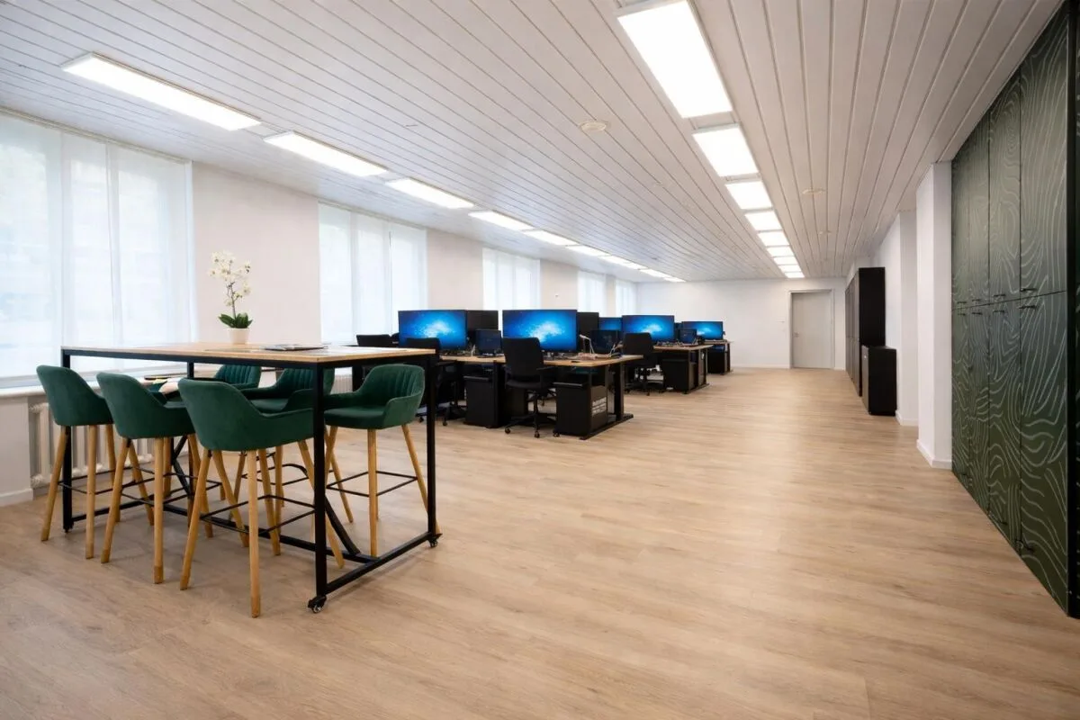 Flexibles Büro und Co-Working-Schreibtische zur Miete in einer erstklassigen Seenlage – 1 Minute vom FFS-Bahnhof
