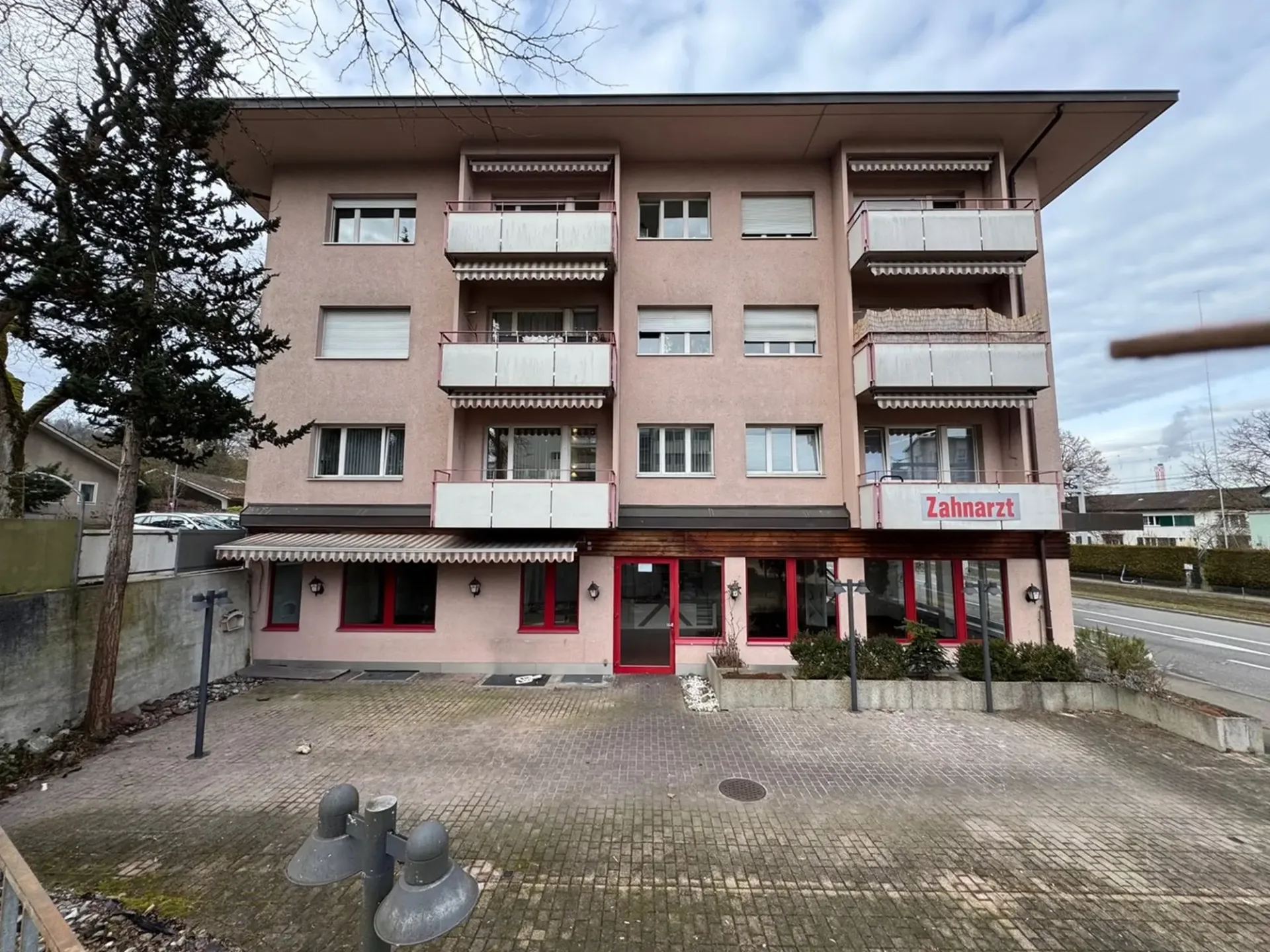 Grosszügige Gewerberäume an zentraler Lage in Zürich-Schwamendingen