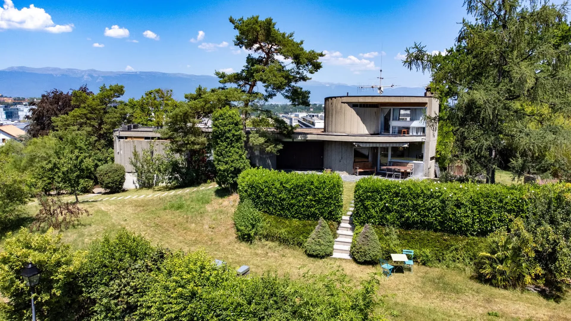 Villa im Stil von Le Corbusier - Arare