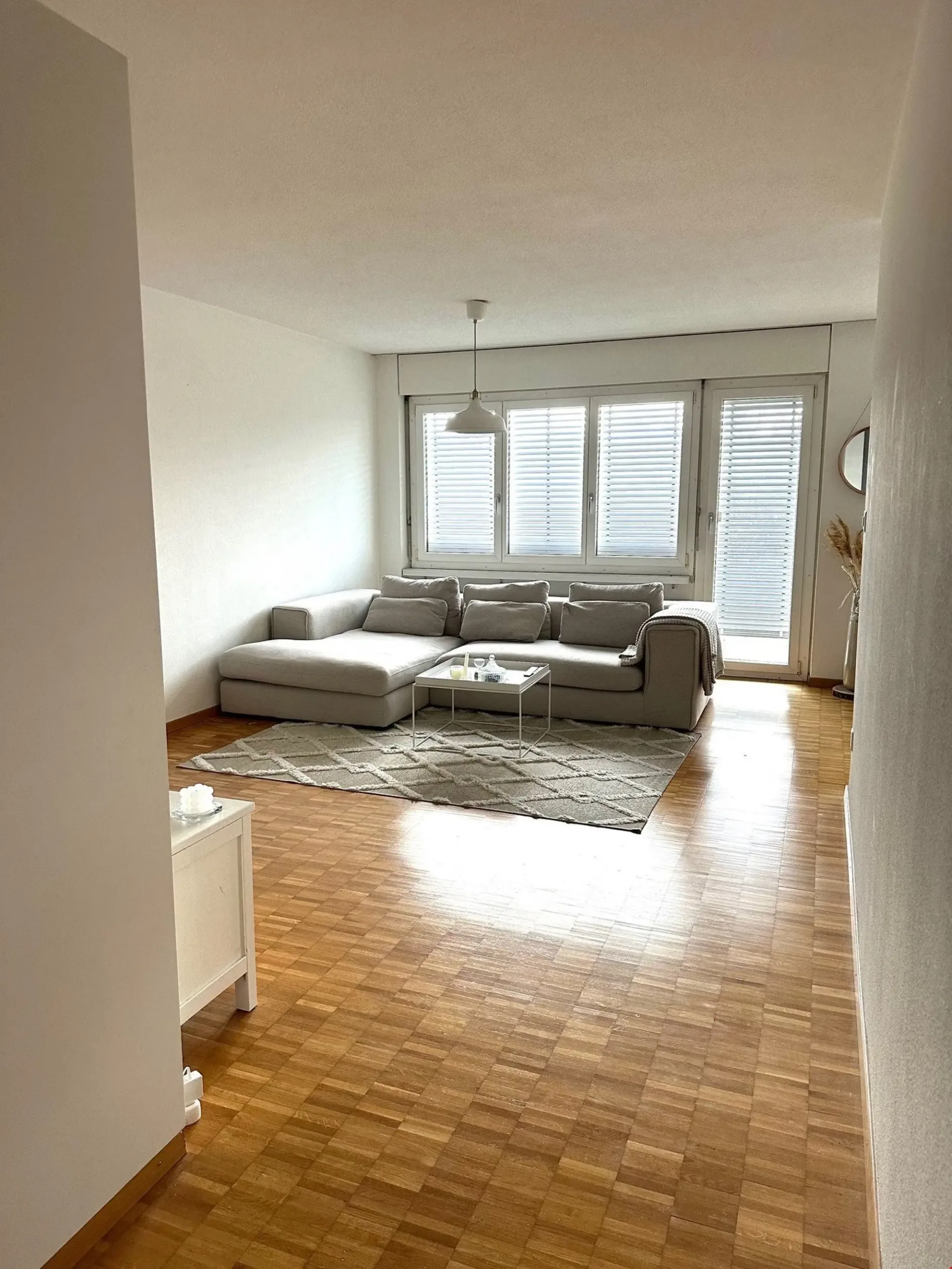 Helle 2,5-Zimmer Wohnung mit Blick ins Grüne, 1. OG