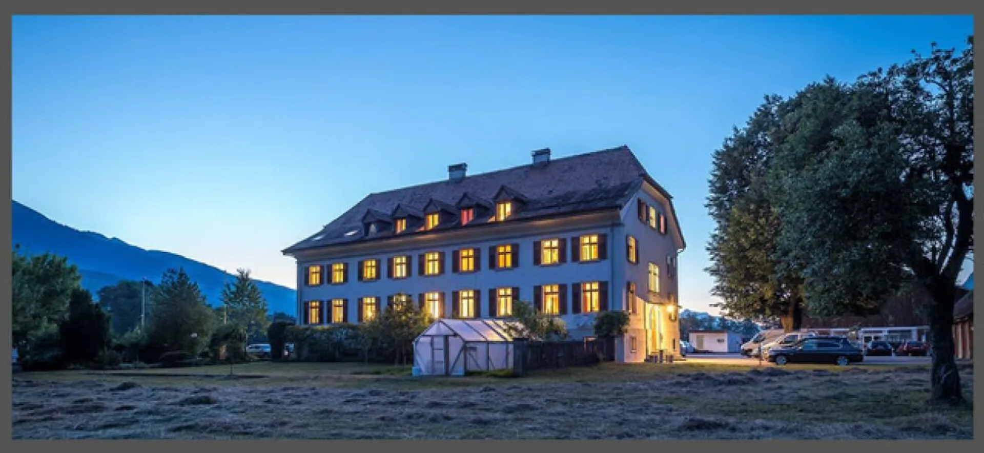 Gepflegte Liegenschaft mit einer top Rendite und Bergsicht