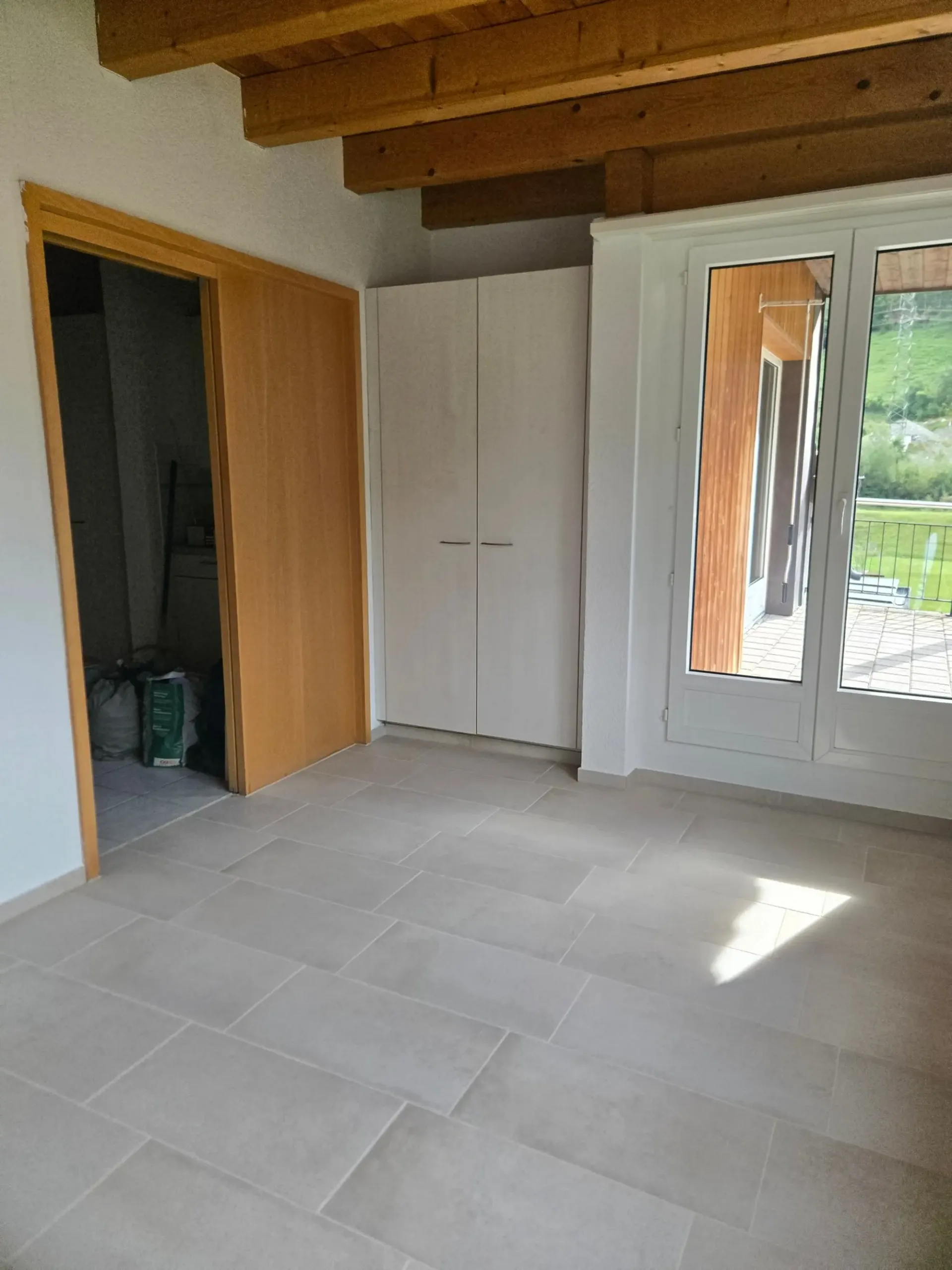 Geräumige 4.5-Zimmer-Wohnung mit Balkon und schöner Aussicht in Linthal