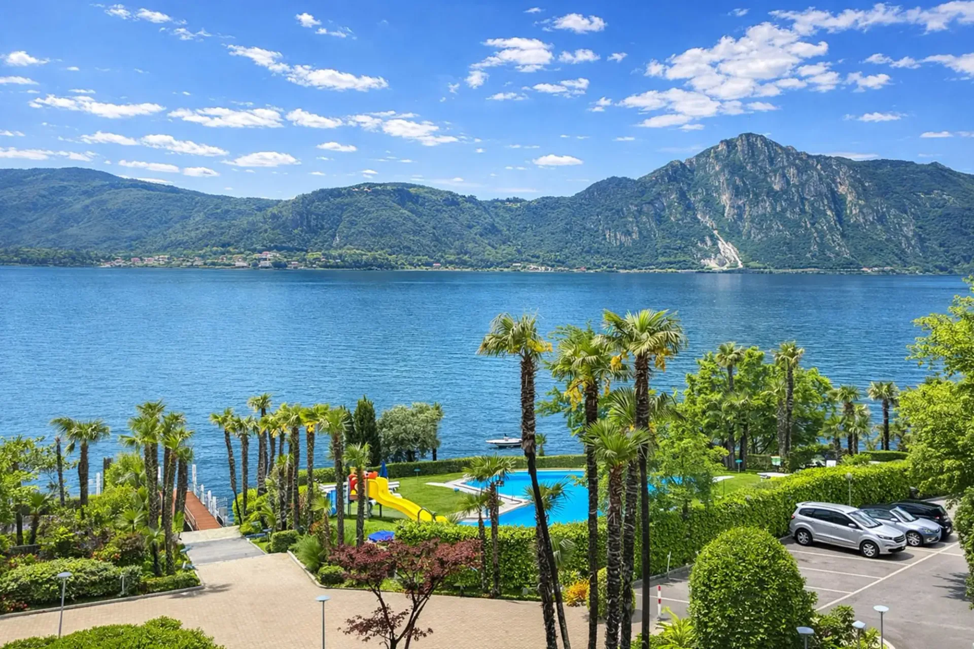 3 Zimmer mit Seeblick in Residenz mit Pool und Anlegestelle in Bissone