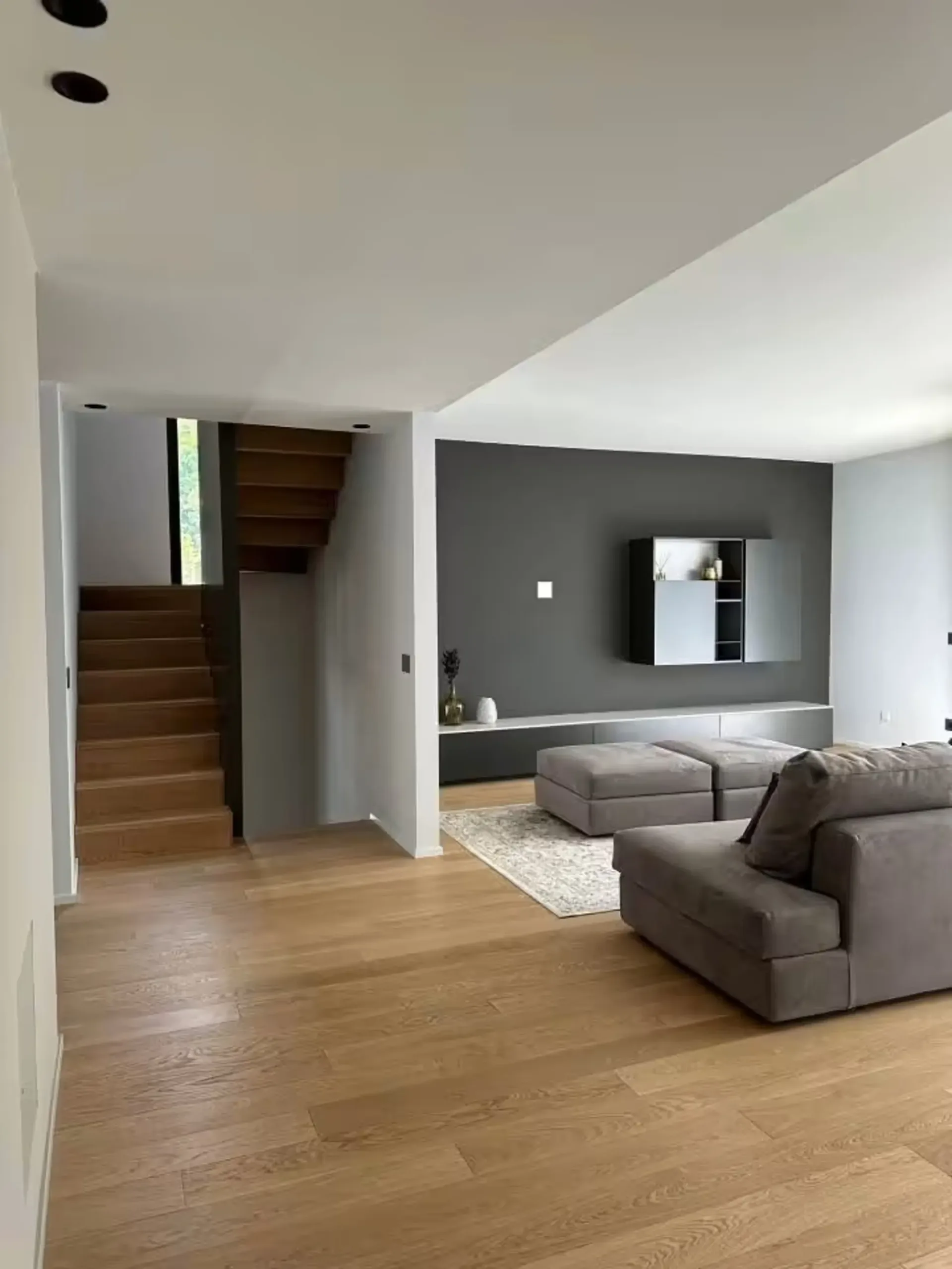 Duplex attic apartment, furnished, with lake view terrace in the center of Lugano