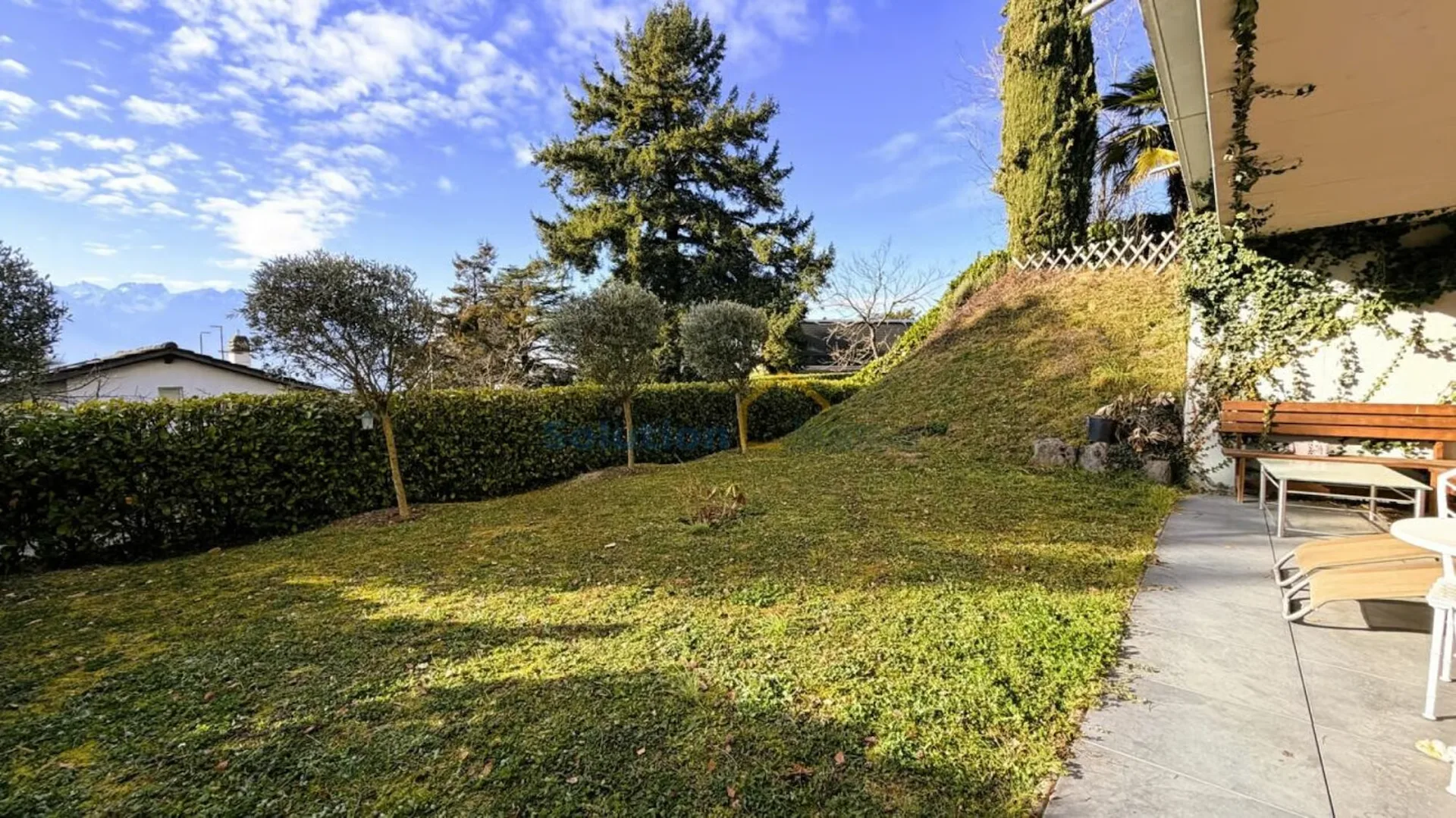 Wohnung 1,5 Zimmer mit großem Garten und Terrasse