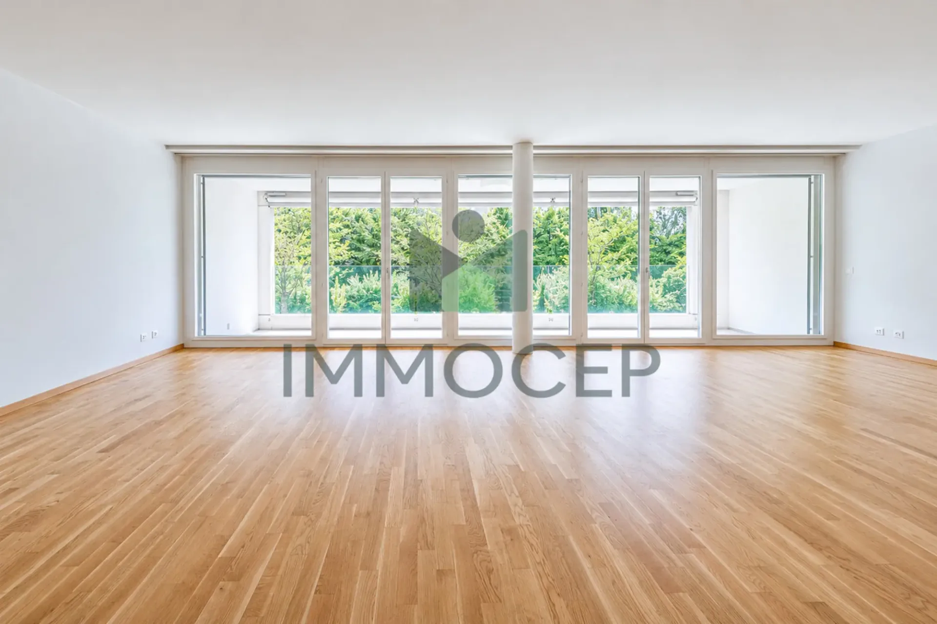 Exclusive: Spacious 5-room apartment of 150m2 with garage