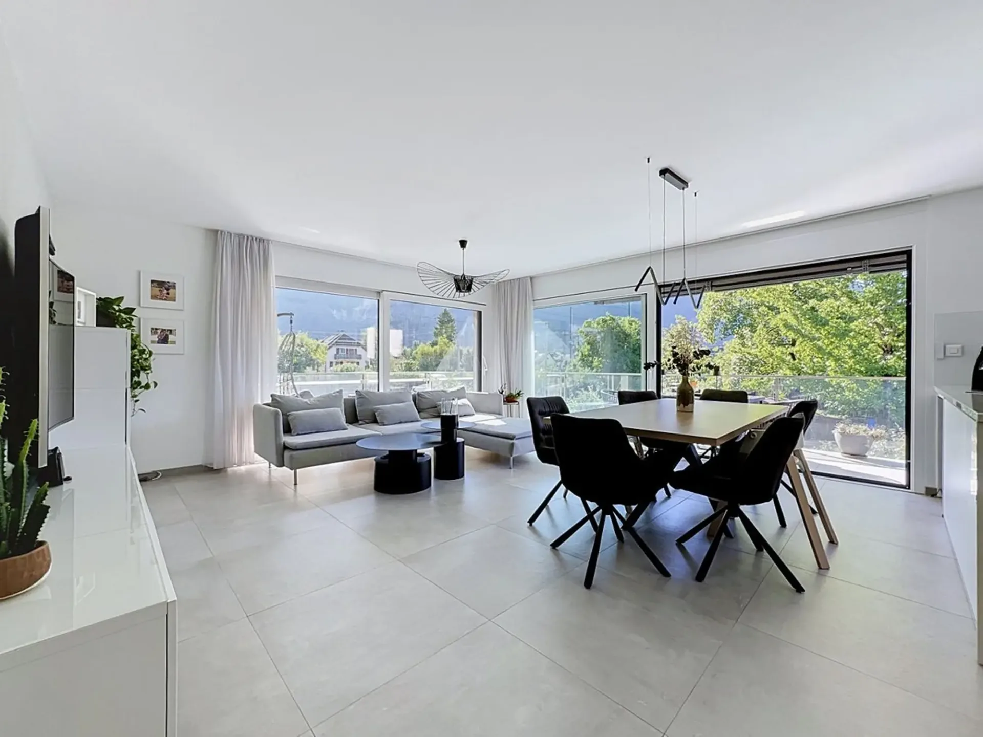 Seltenes, 4,5 Zimmer helles Apartment, Terrasse von 39 m2 voll Süd