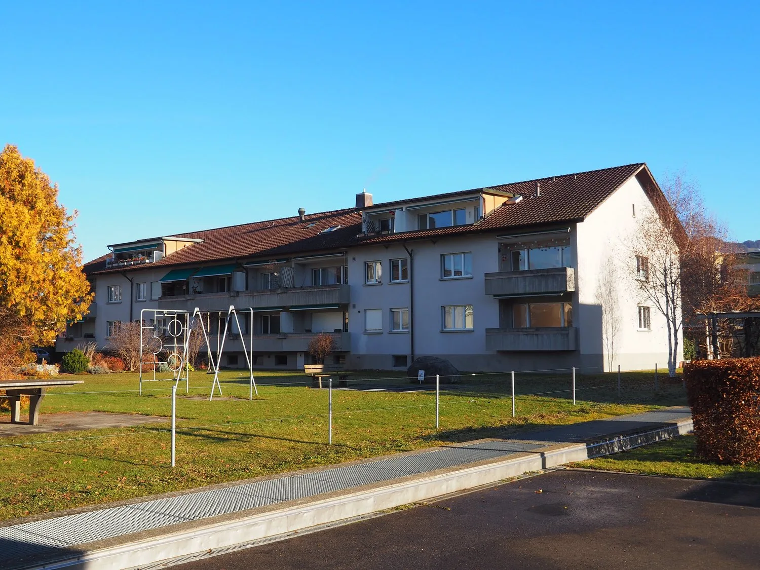 Renovierte 4.5-Zimmer-Wohnung im 1. OG mit Balkon in Thun