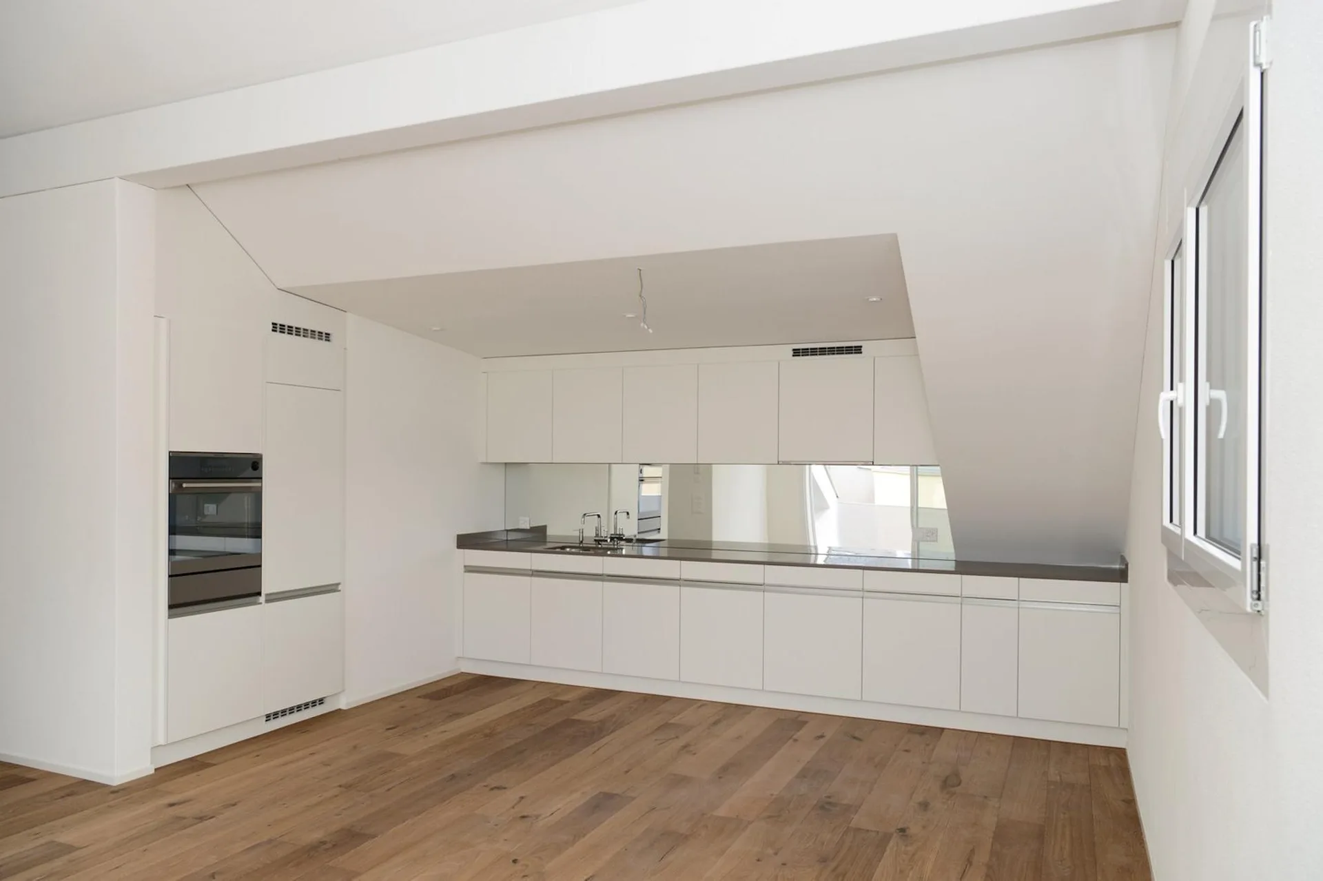 Grosszügige Dachwohnung mit Terrasse (G1-3)
