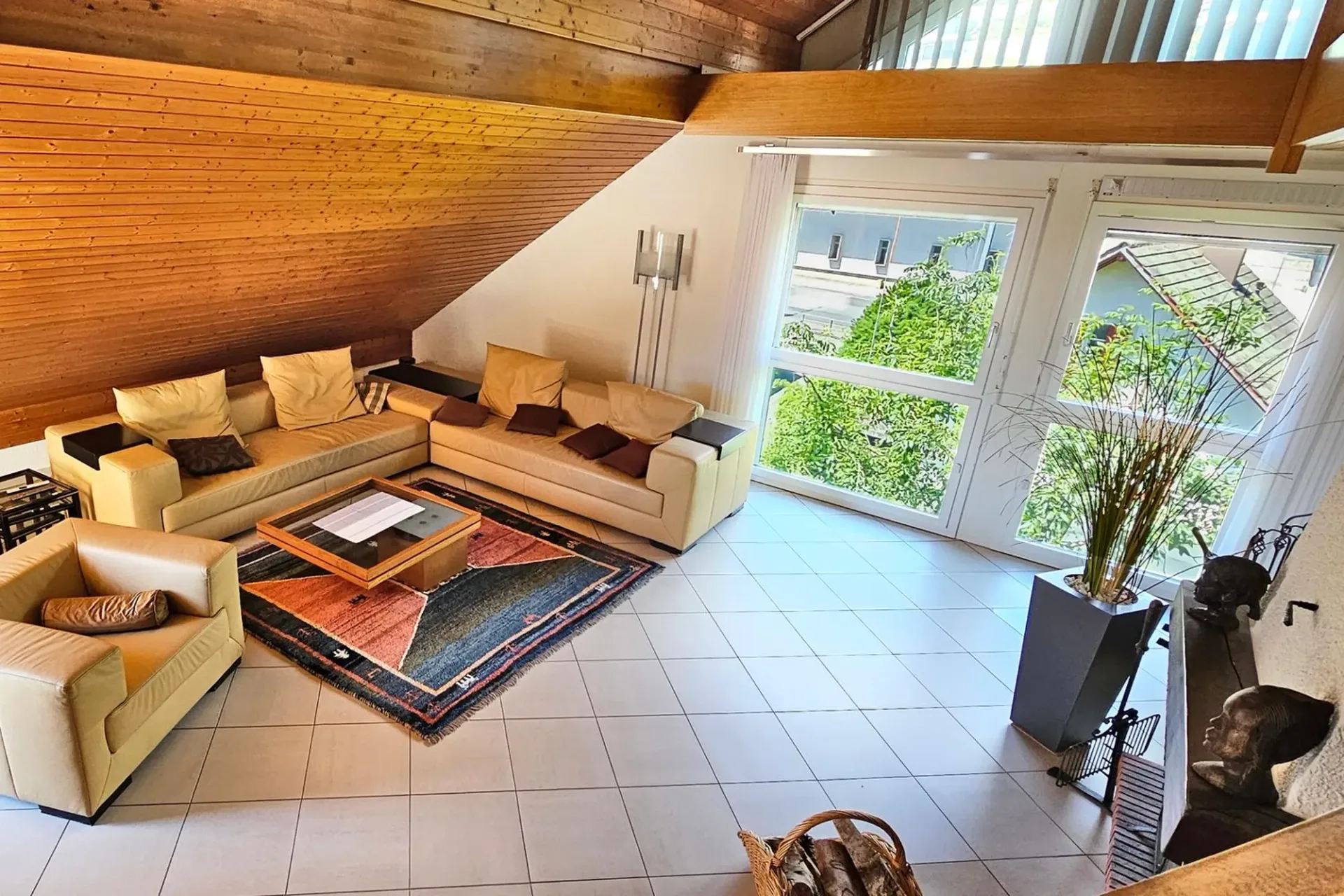 Prächtige 4,5-Zimmer-Wohnung mit Kamin in St-Blaise