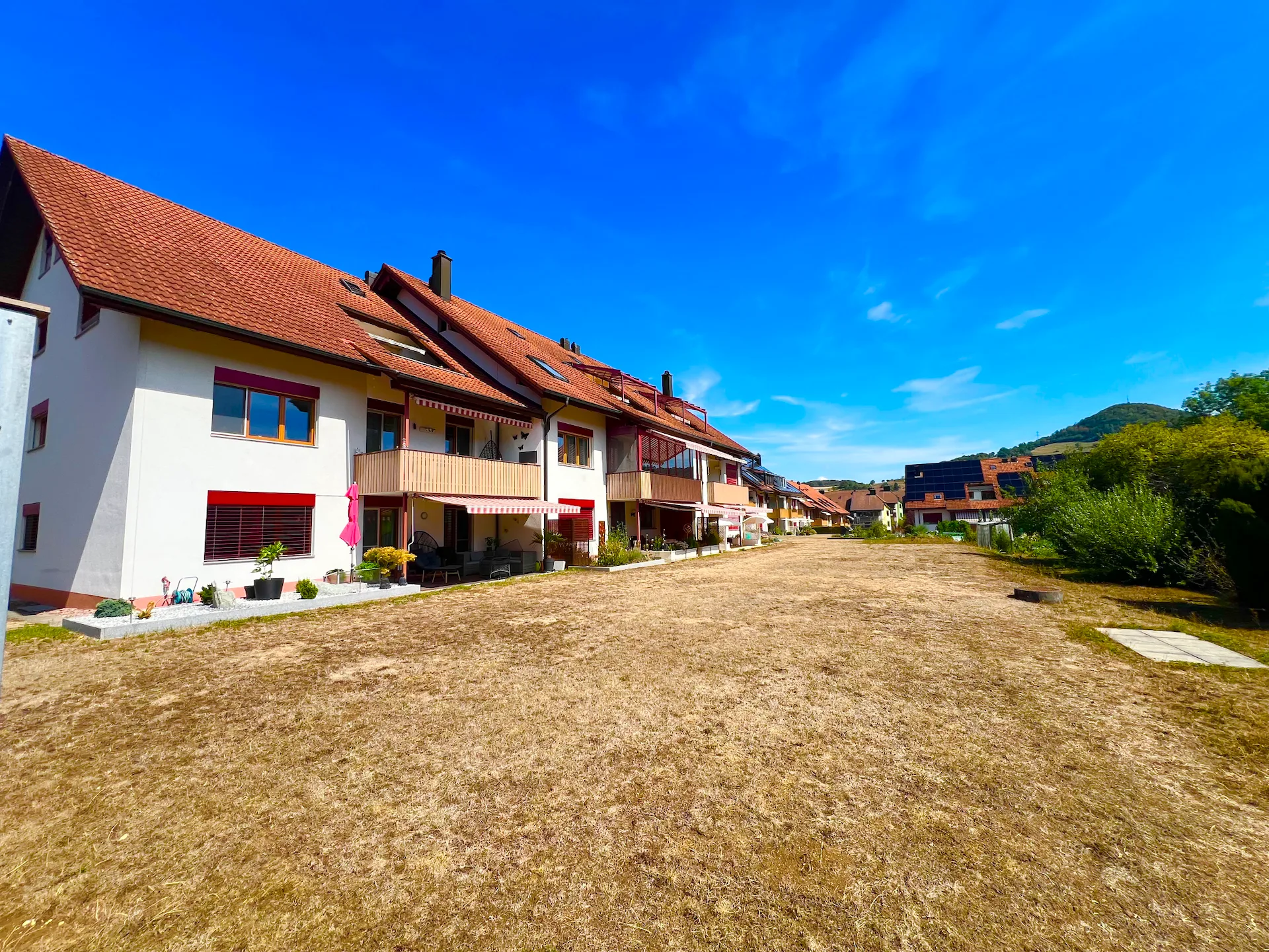 Lichtdurchflutete große Whg mit Terrasse zum Verkauf