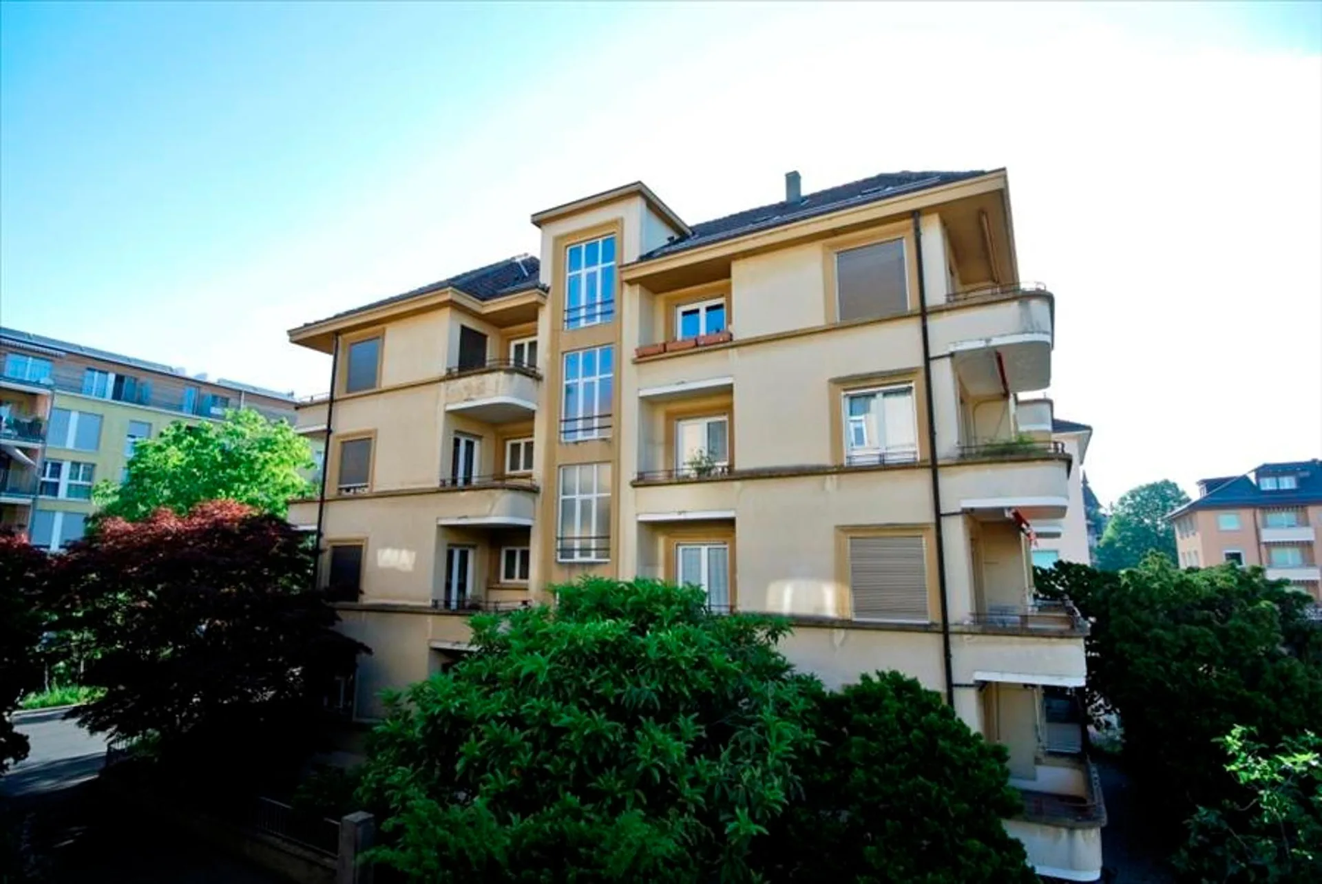Ihr Apartment unter der Station in einem angenehmen Viertel
