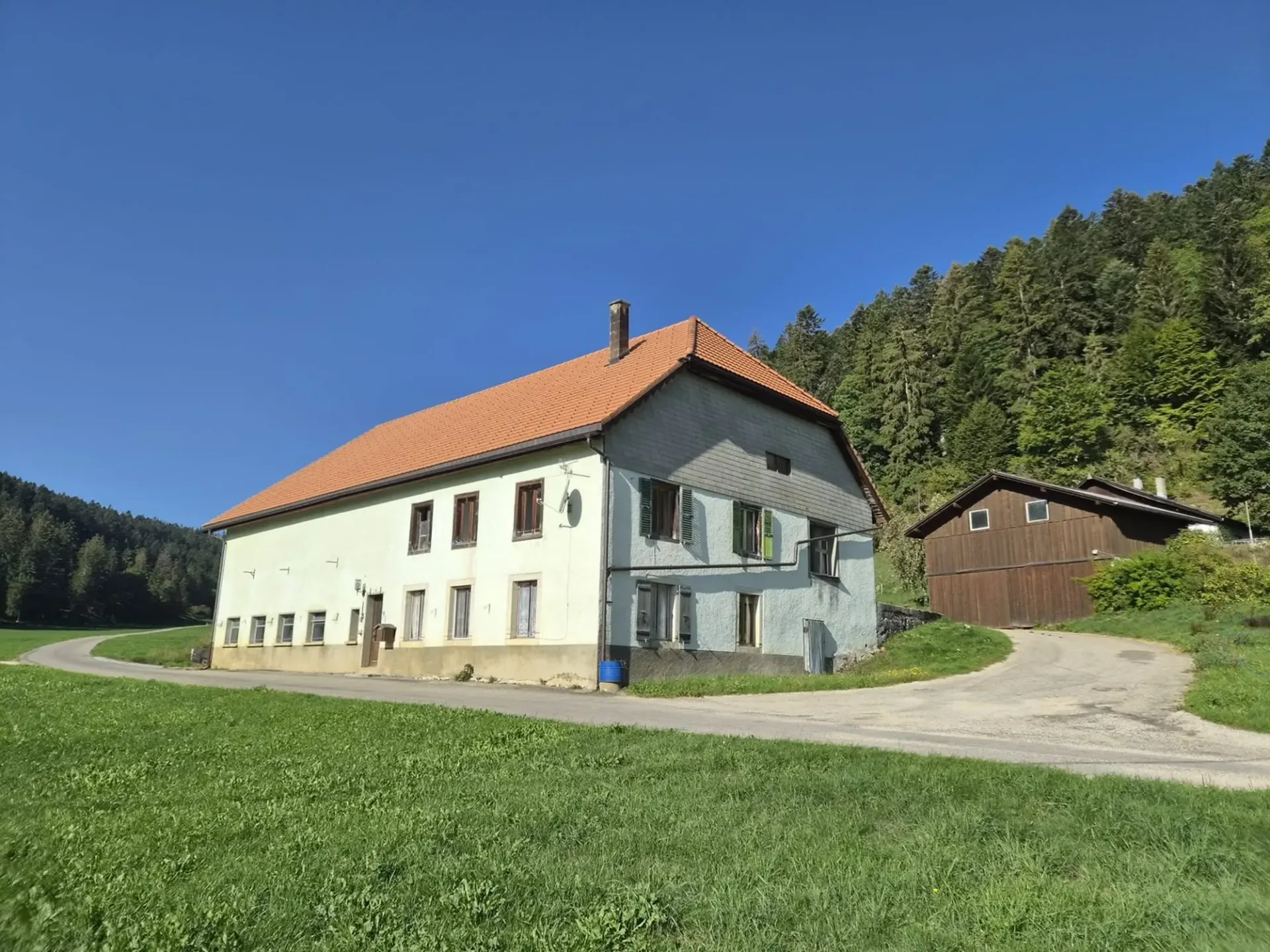 Zu verkaufen: Bauernhof mit großzügigen Räumen