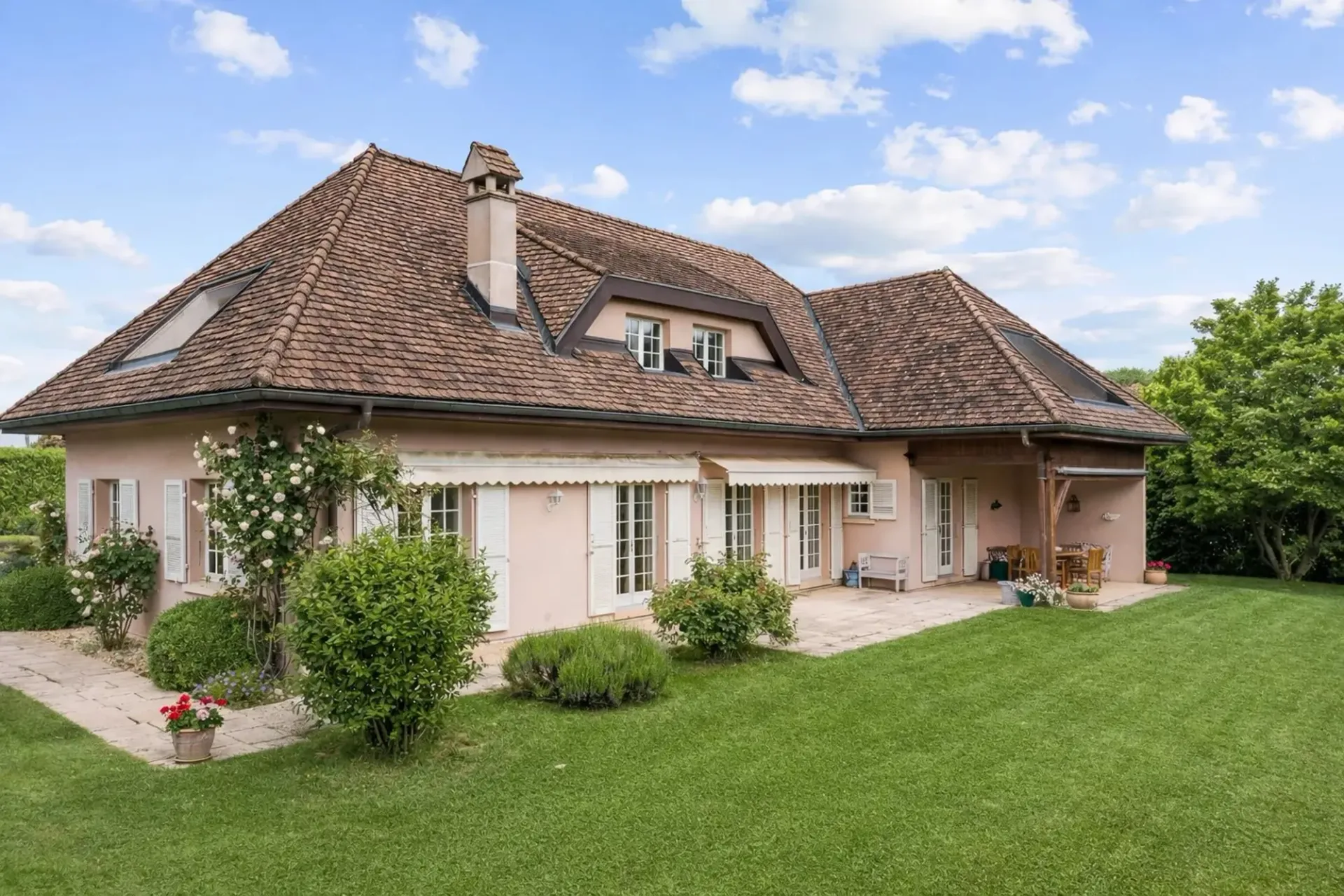 Einzigartiges Einfamilienhaus in der Nähe von Geschäften