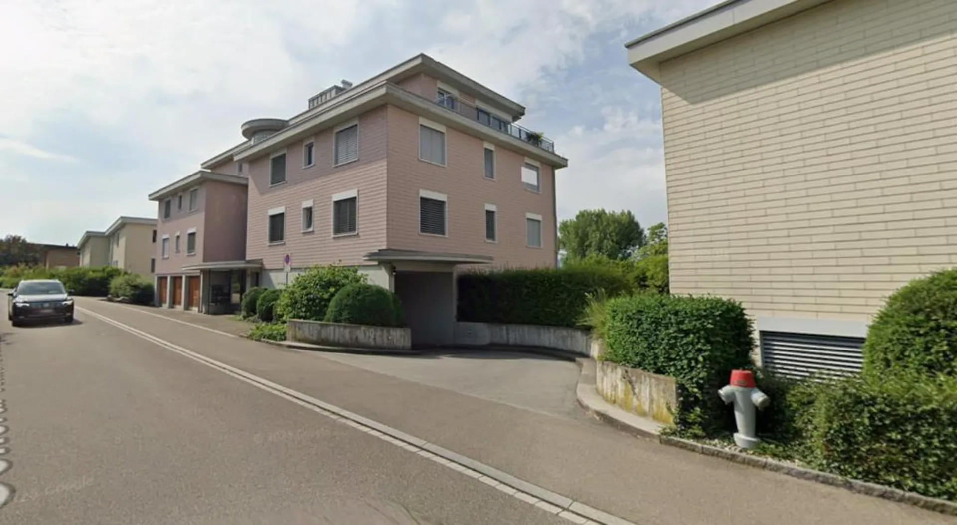 Einstellplatz per sofort zu vermieten!
