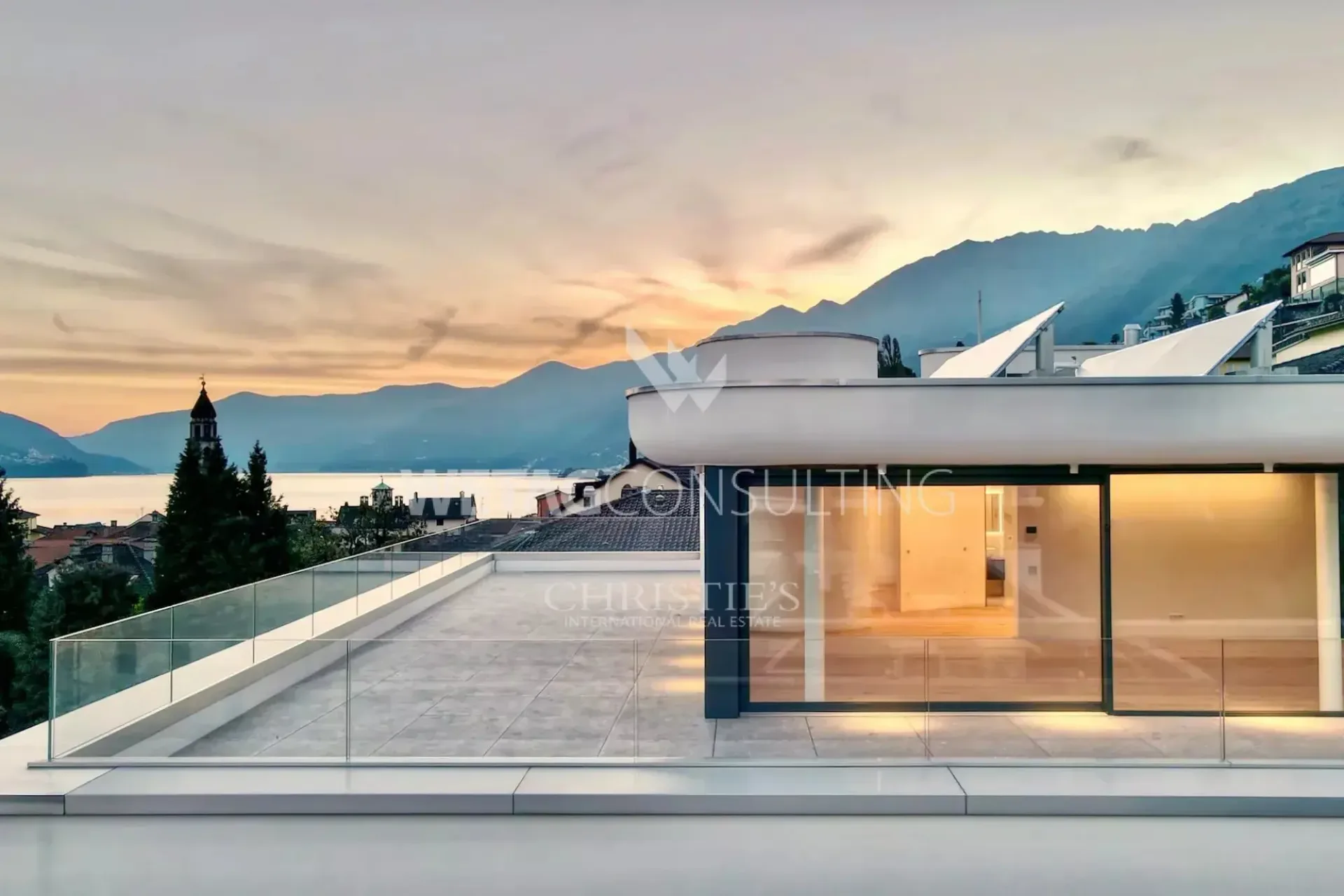 Luxus 5,5-Zimmer-Duplex-Penthouse-Wohnung mit Blick auf den Lago Maggiore in Ascona zu verkaufen