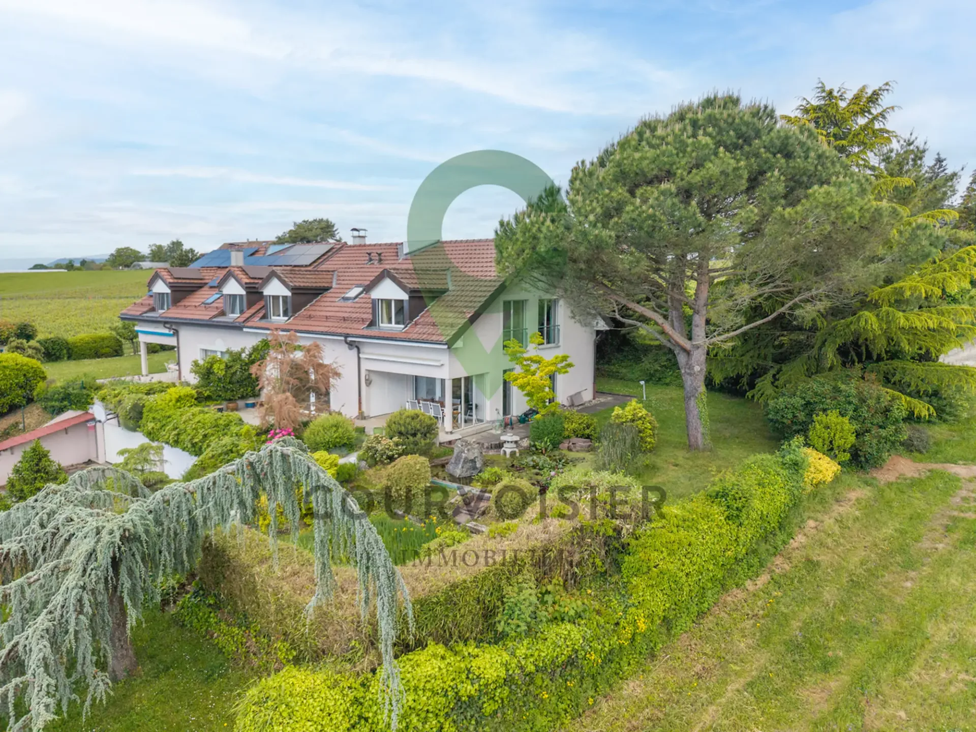 Zweifamilienhaus mit 7,5 Zimmern und schönem Blick auf den See