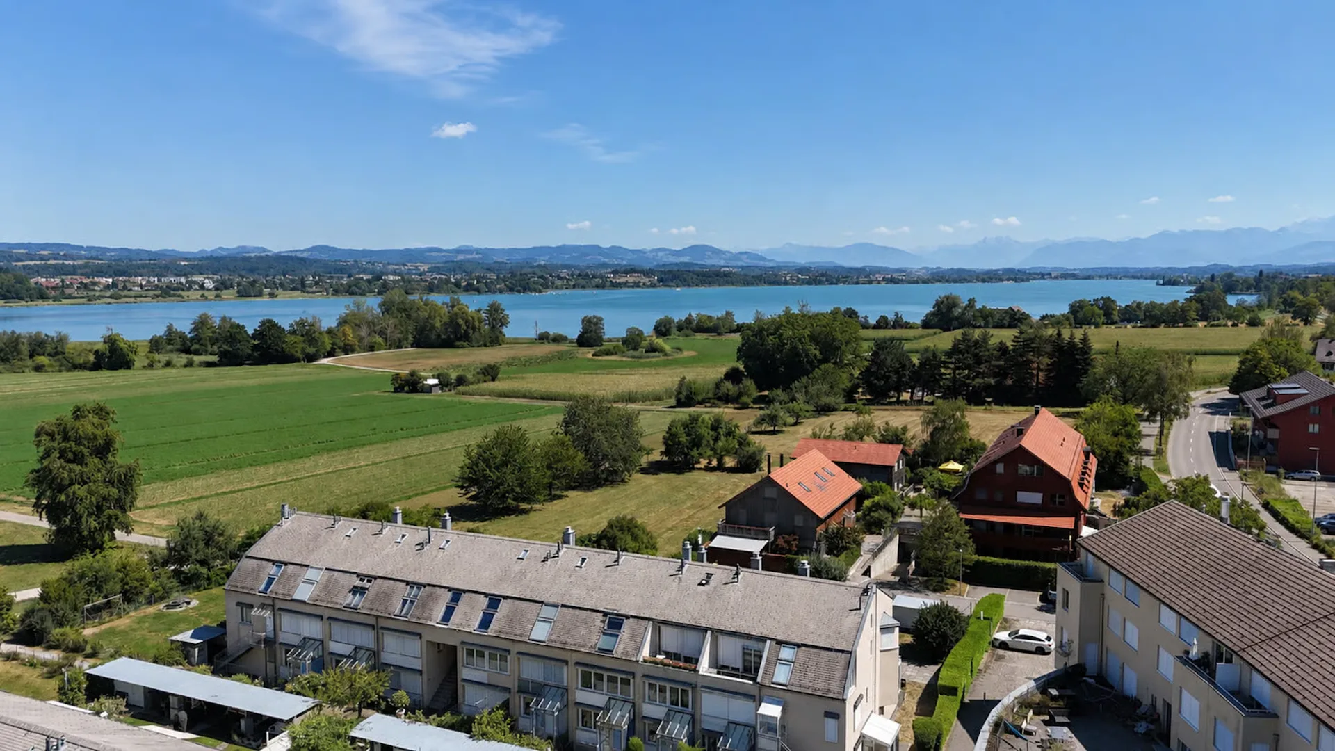 Viel Raum für die Familie, naturnah und mit Weitblick auf den Greifens