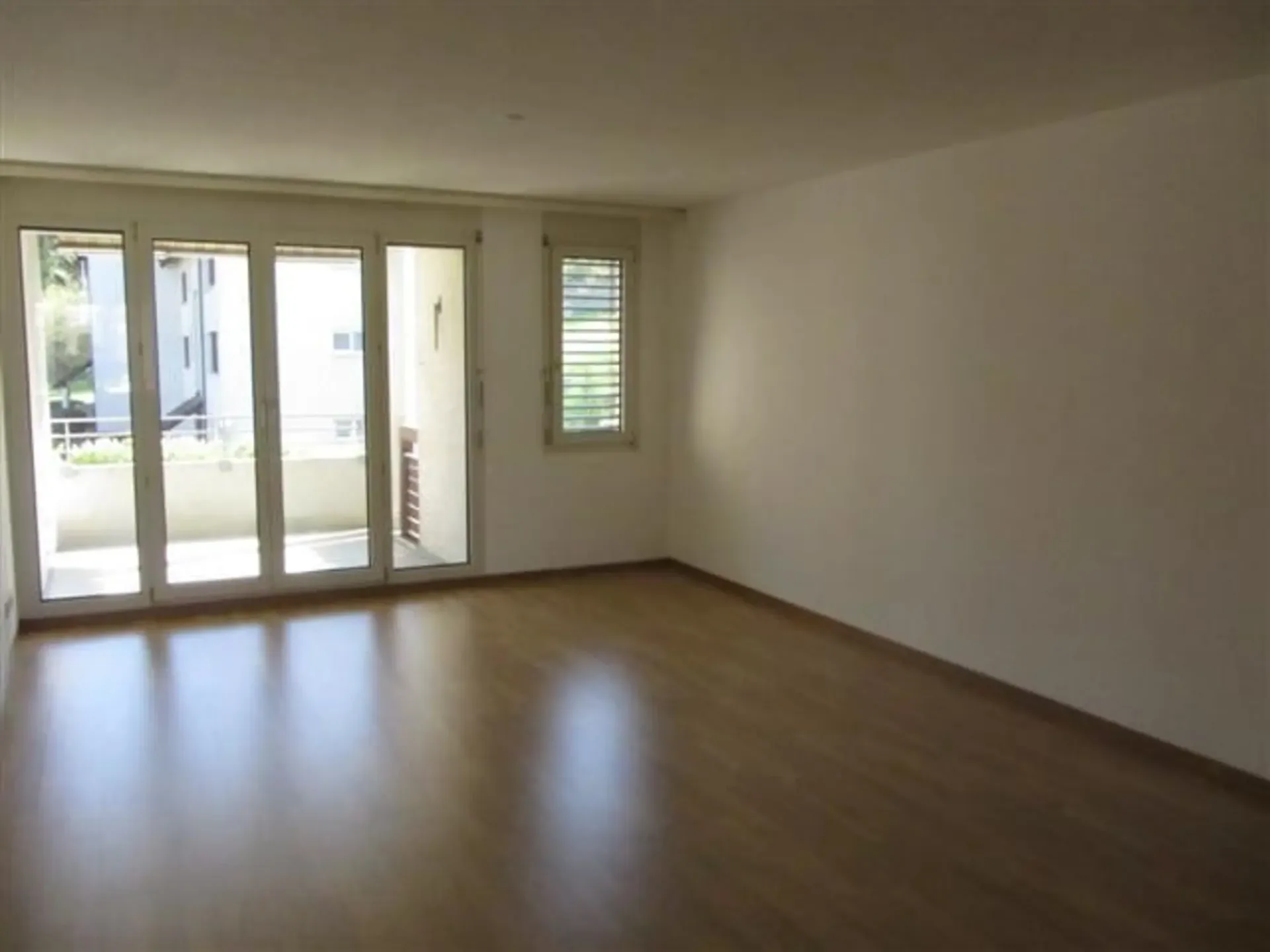 Helle 2.5-Zimmer-Wohnung mit Balkon in Regensdorf