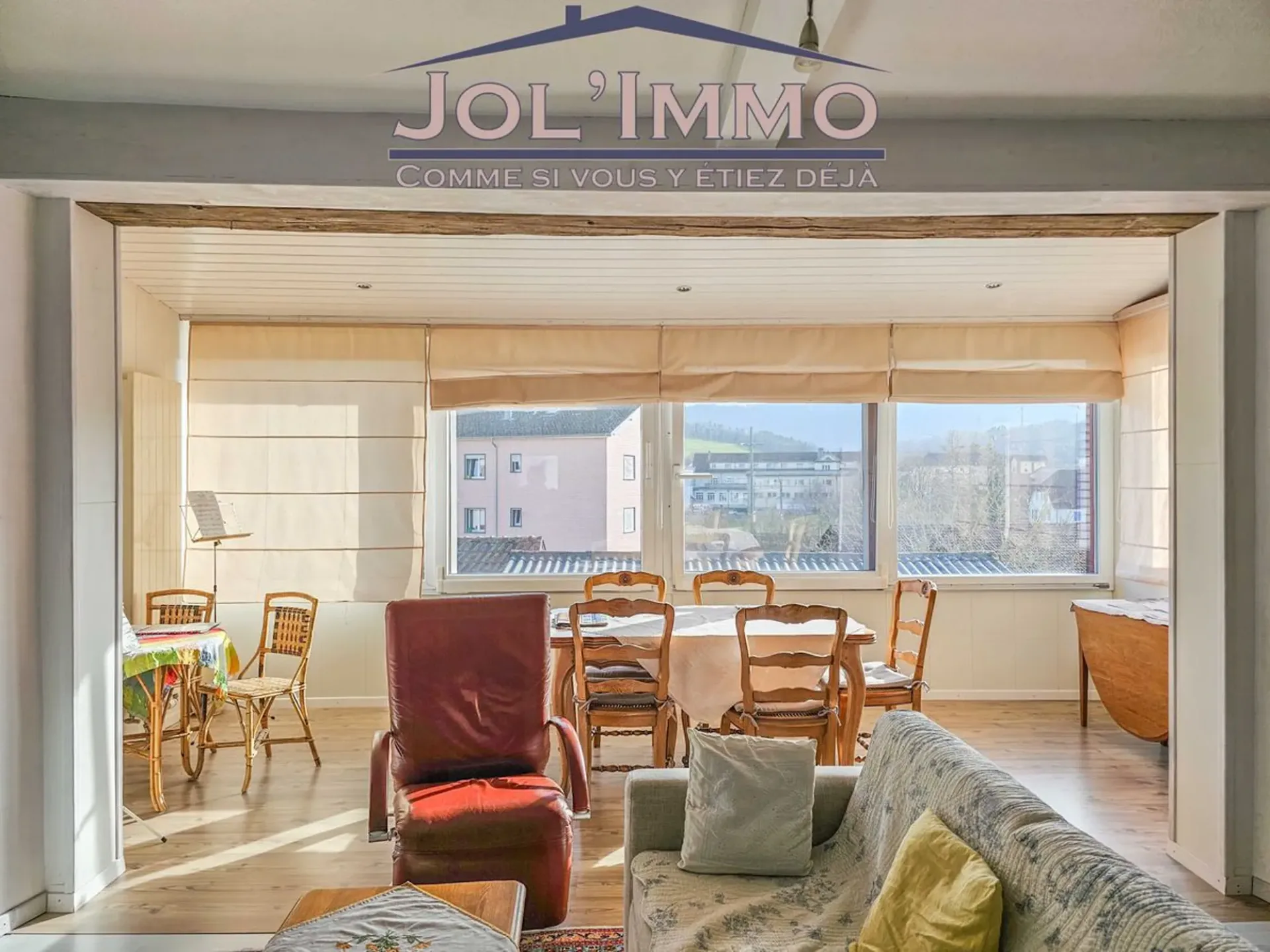 Immeuble de 3 appartements idéalement située proche de la gare avec une annexe atelier et garage