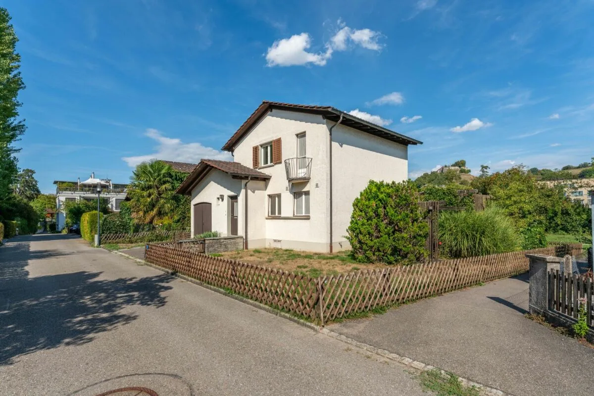Klein aber fein mit Schlossblick und Renovationsbedarf