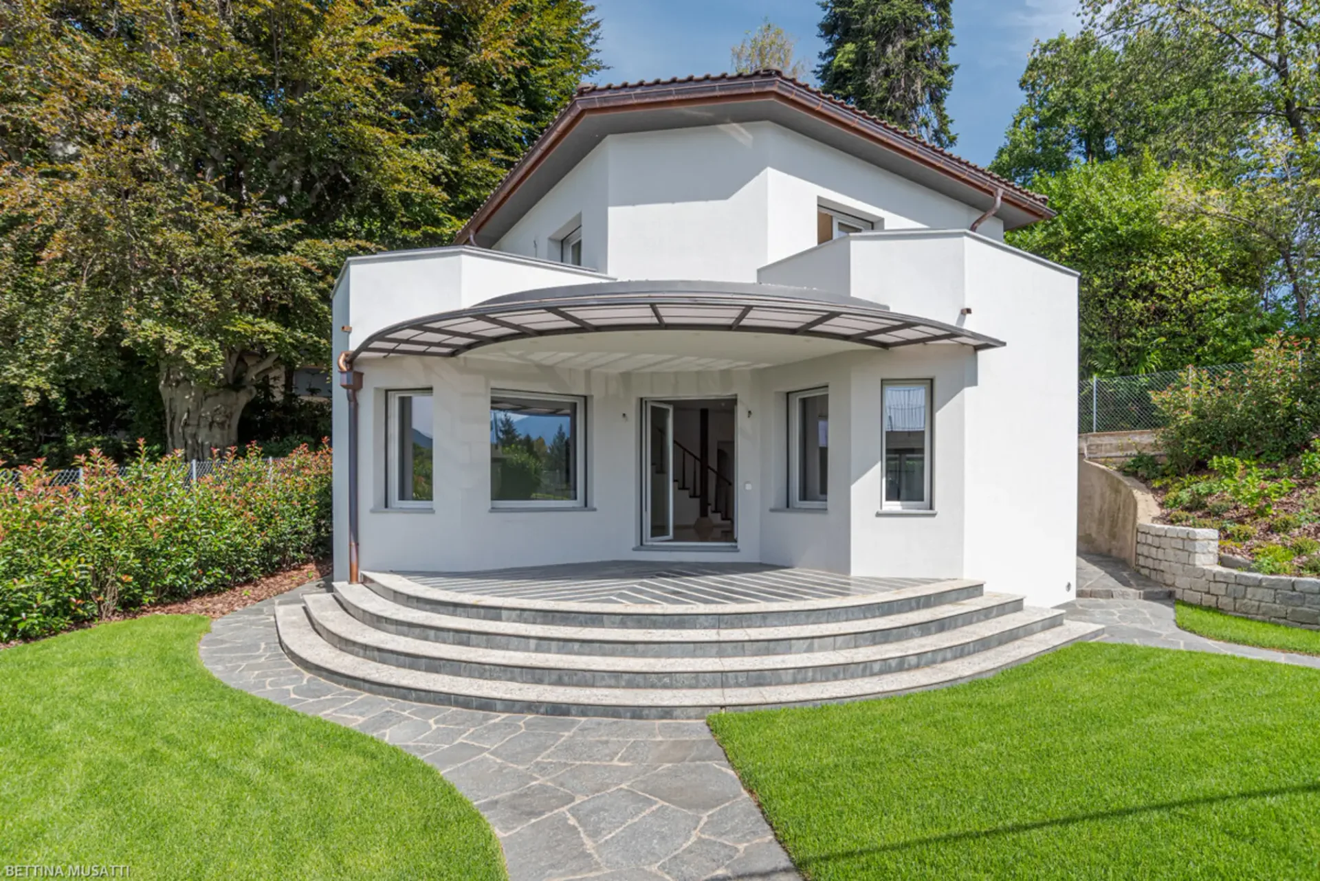 SAVOSA - Villino mit Garten und Dachterrasse