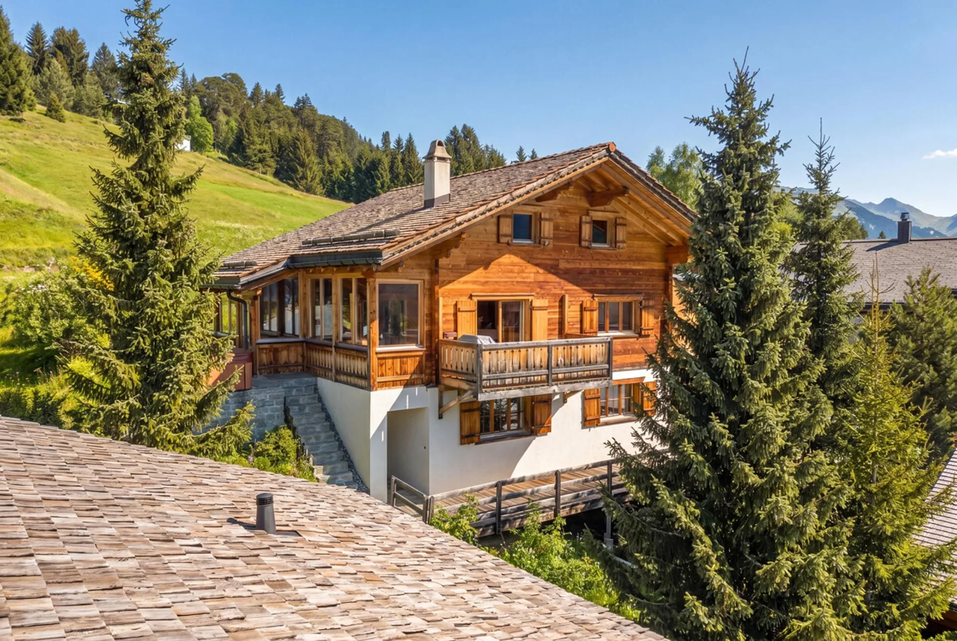 St. Peter: Ferienhaus im Chaletstil mit Bergsicht und viel Sonne