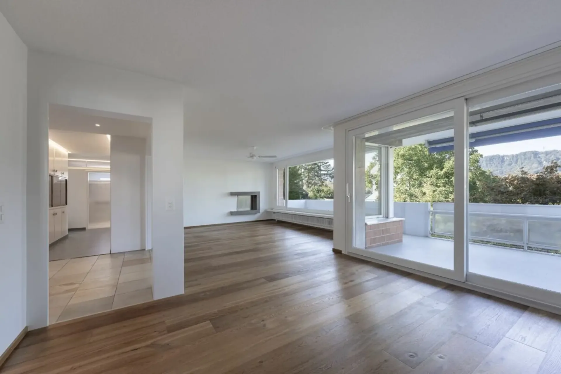 Appartement ensoleillé de 3,5 pièces avec vue sur les montagnes & place de garage