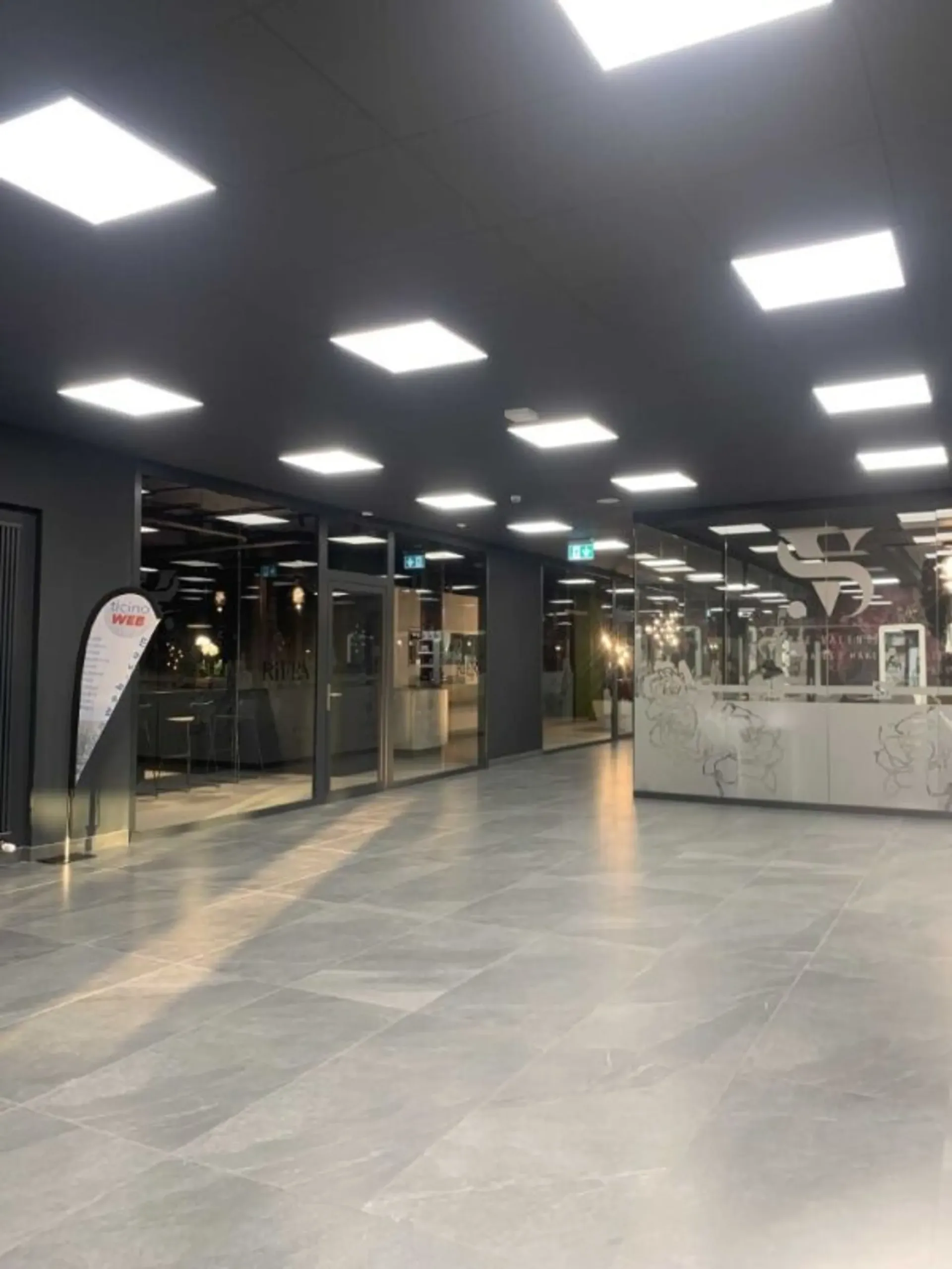 Kommerzieller/Verwaltungsraum, Centro Sei (Einheit 8) - Locarno