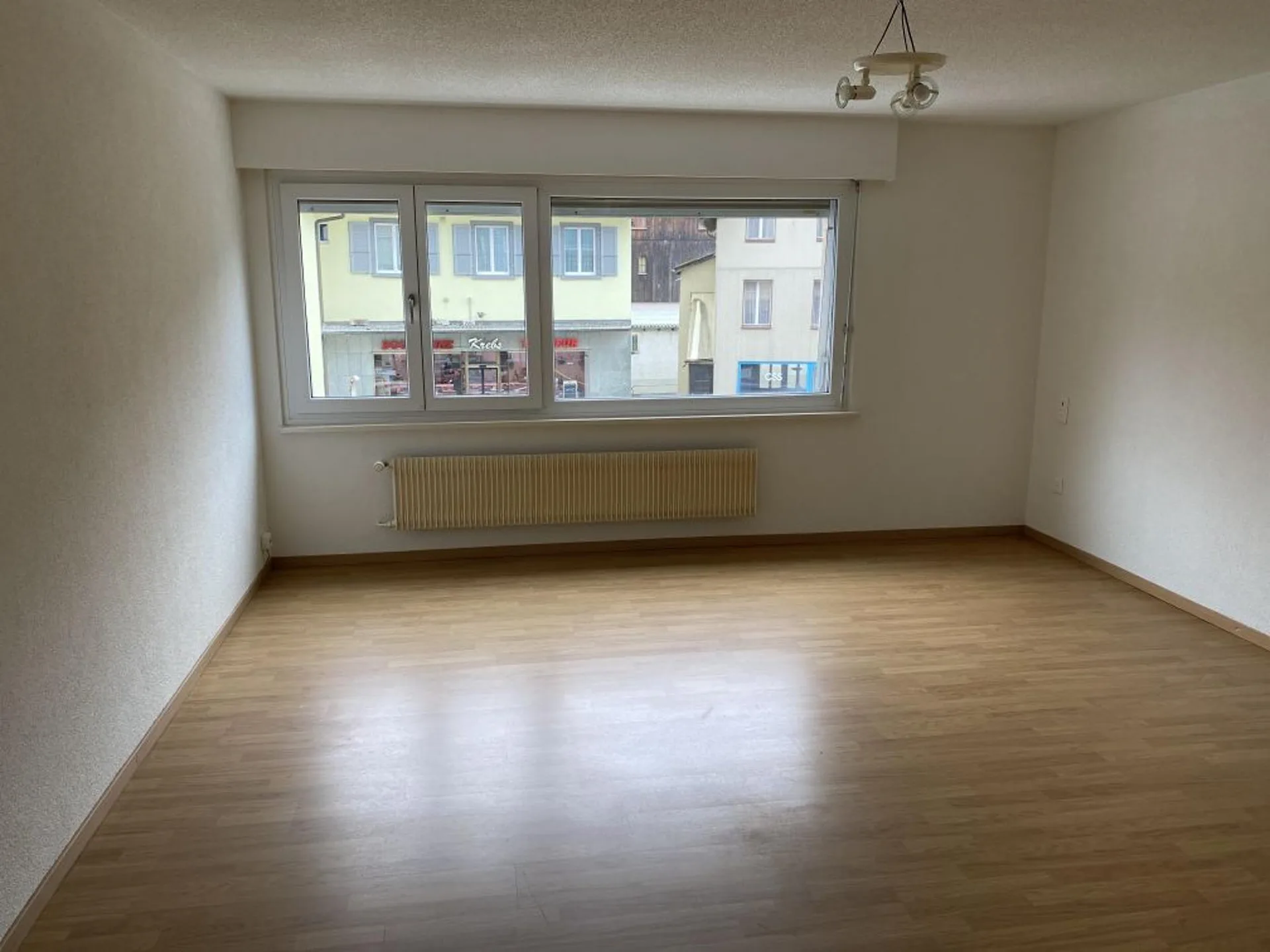 Charmant appartement 2.5 pièces avec balcon à Bévilard