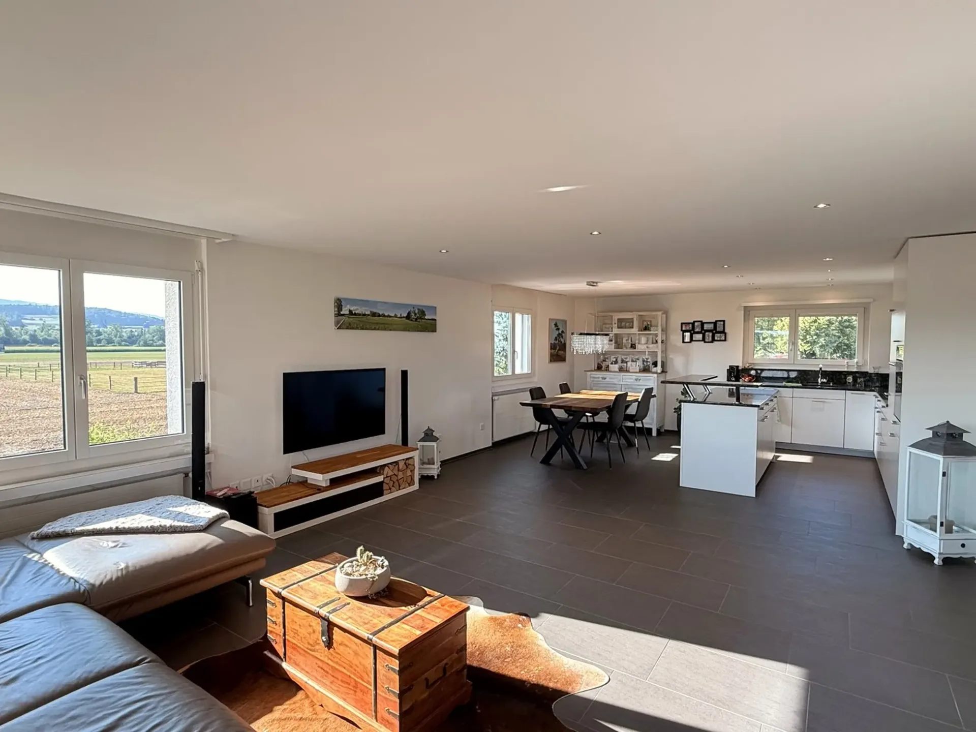 4.5-Zimmer-Wohnung im Eigentumsstandard - absolute Ruhe mit viel Grün in Hünenberg