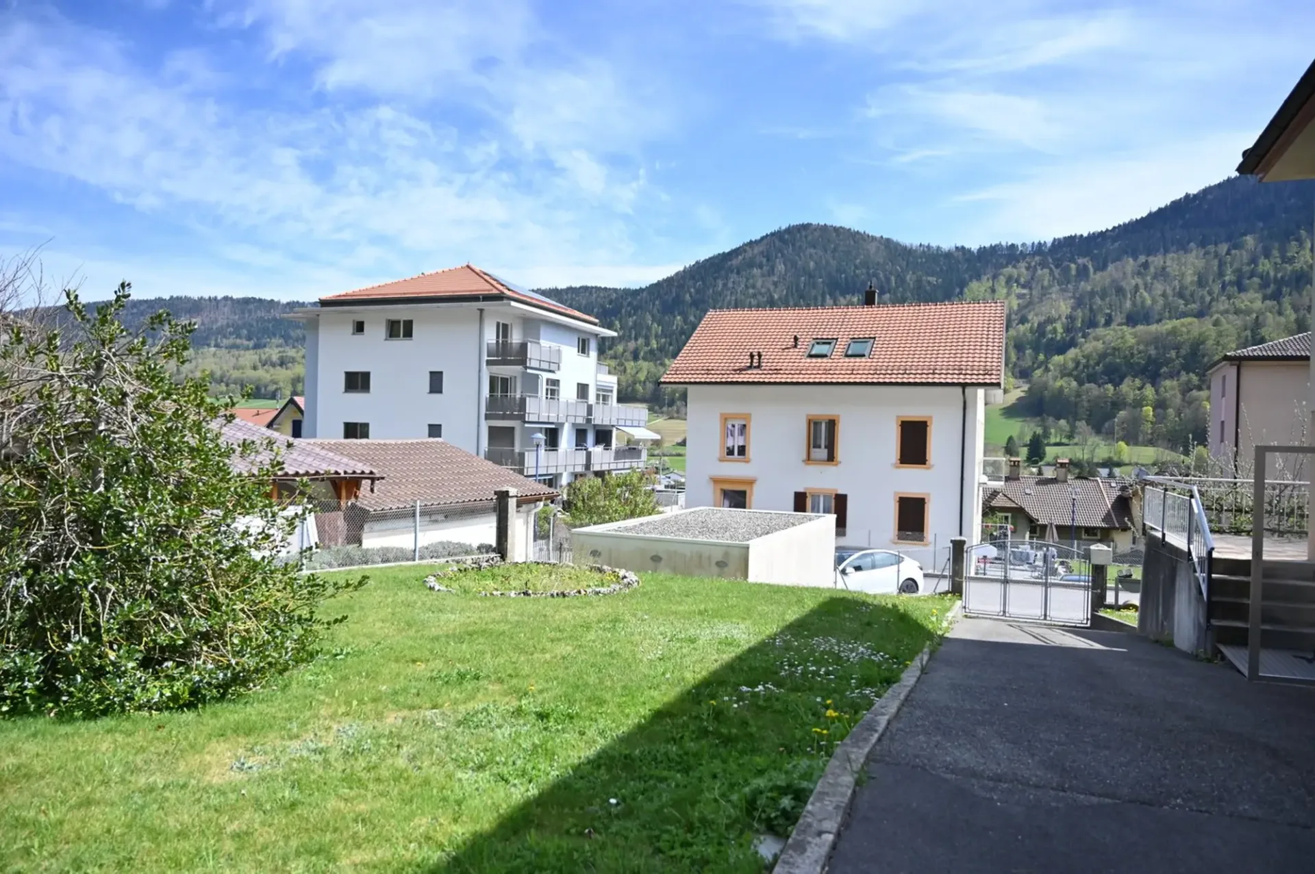 Einzelhaus zur Renovierung in einer ruhigen Nachbarschaft - schöne Gelegenheit