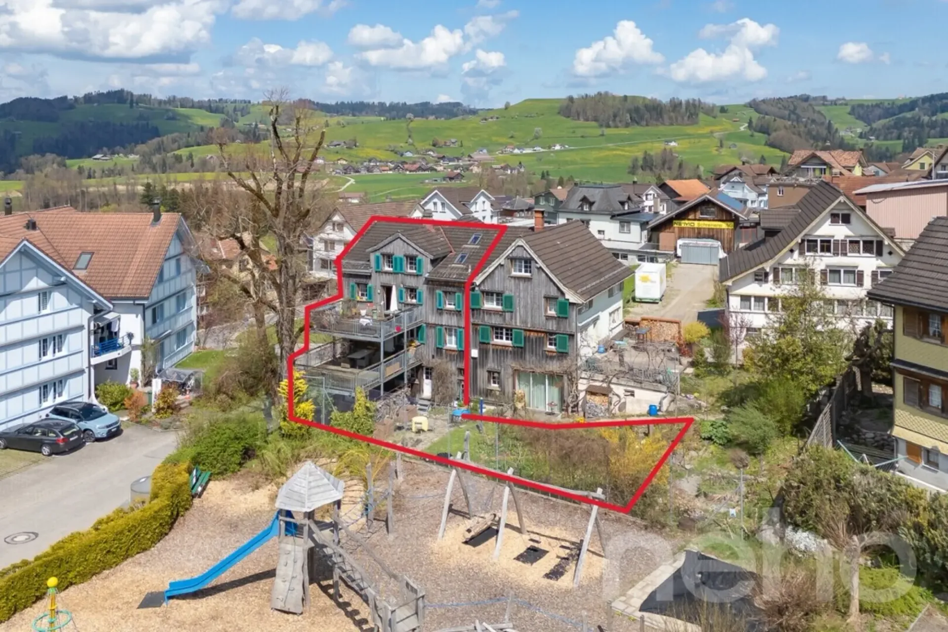Vielseitige Liegenschaft mit Einliegerwohnung in idyllischer Naturlage