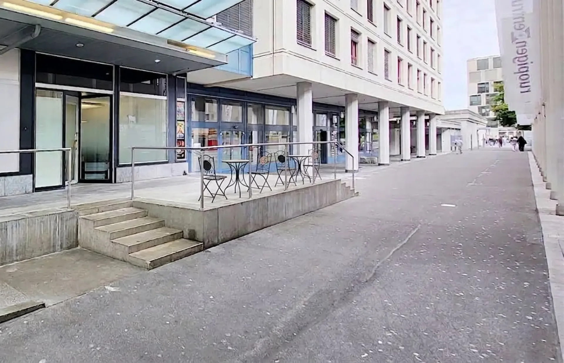 Superficie de vente passionnante directement à côté de Denner, Migros et pharmacie !