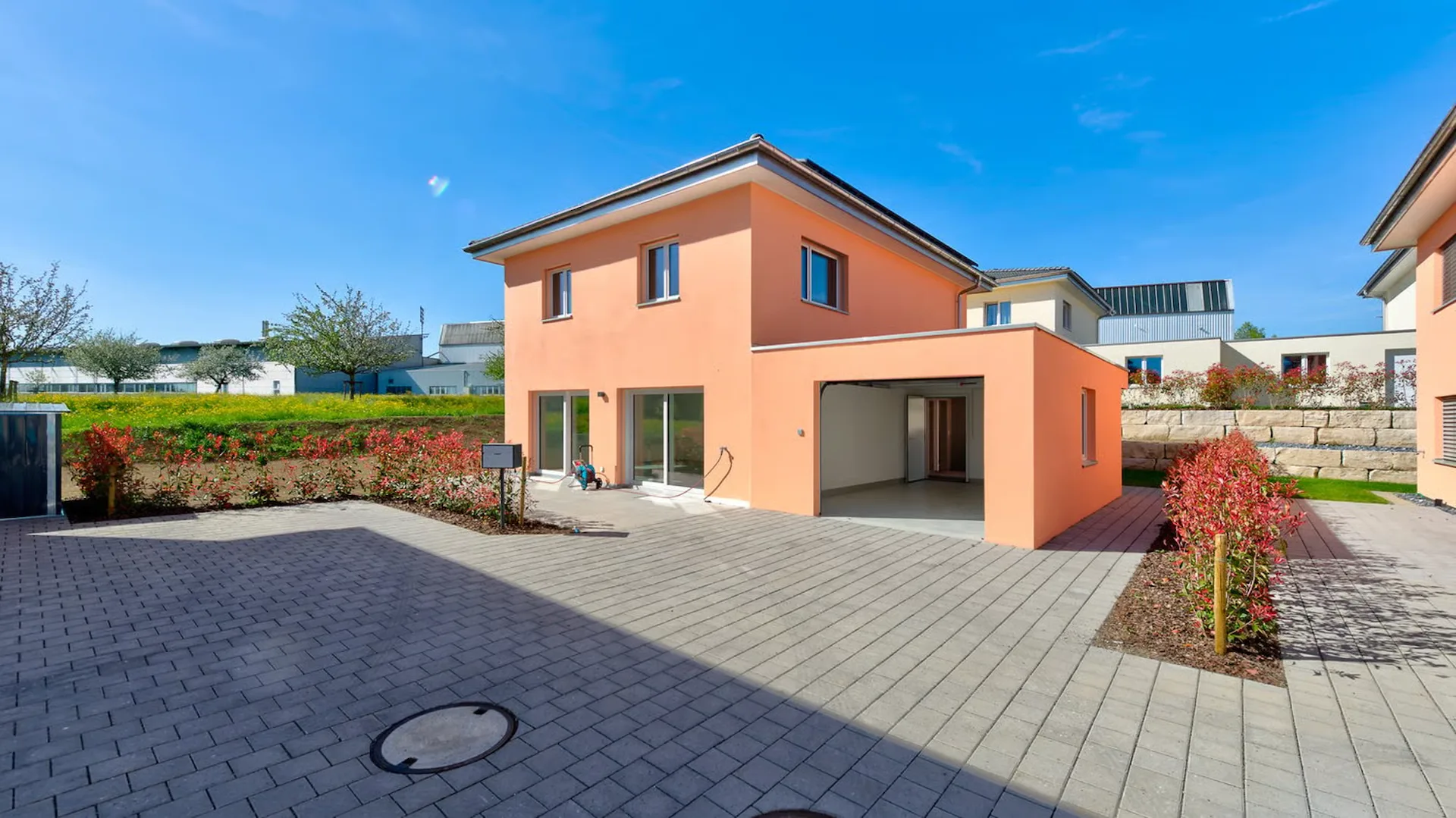 Neubau, nahezu energieautark - Freistehendes 5½-Zimmer Familien-Einfamilienhaus mit grossem Garten