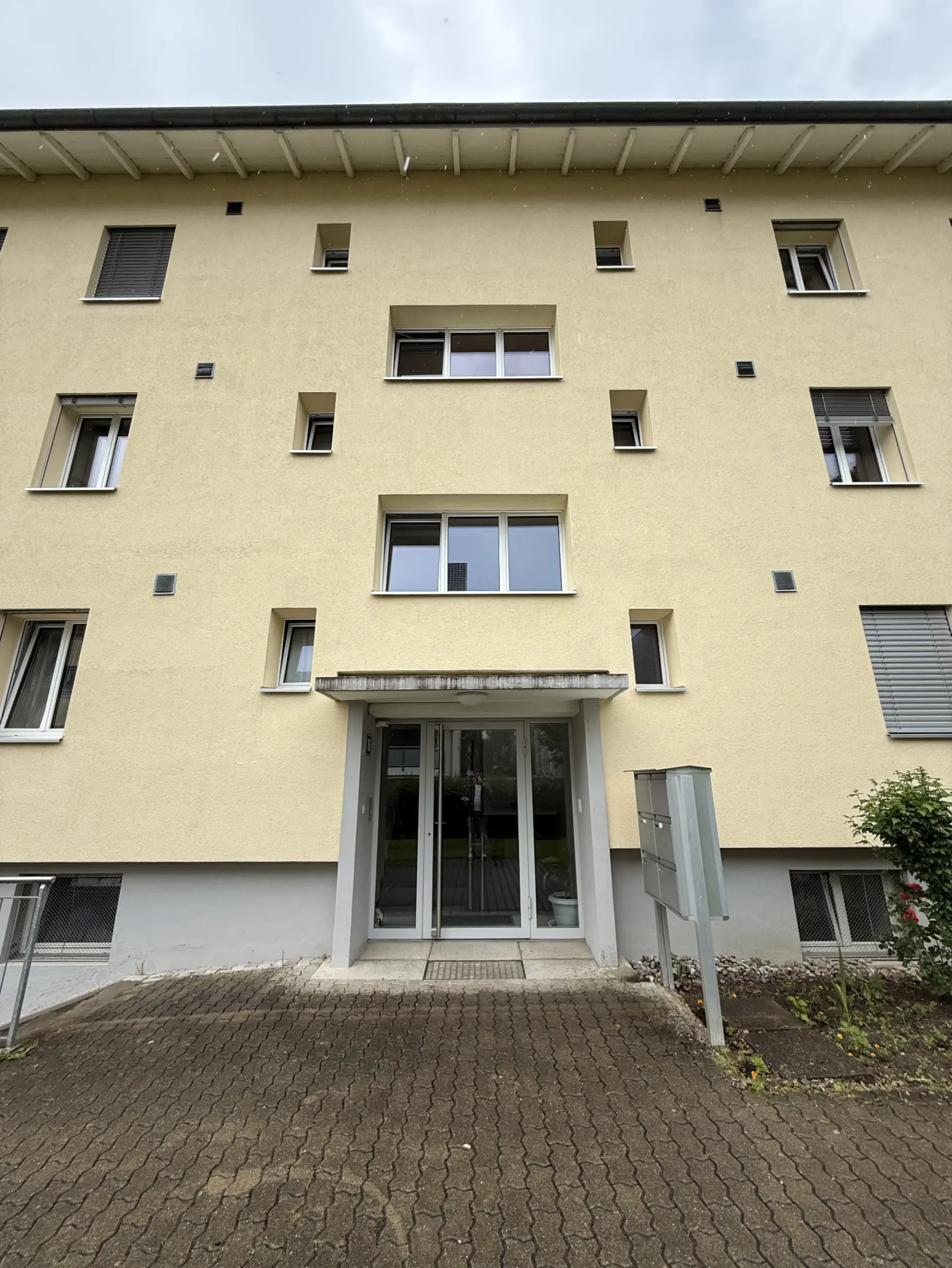 Helle 3.5-Zimmer-Wohnung mit Balkon in Dietikon