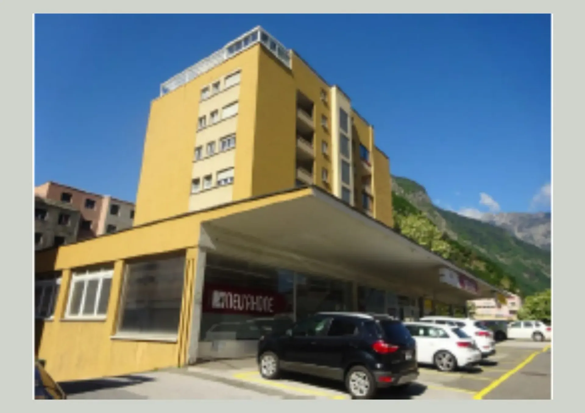 Zu vermieten – Vielseitiger Garage/Lager von 398 m² im Zentrum von Martigny