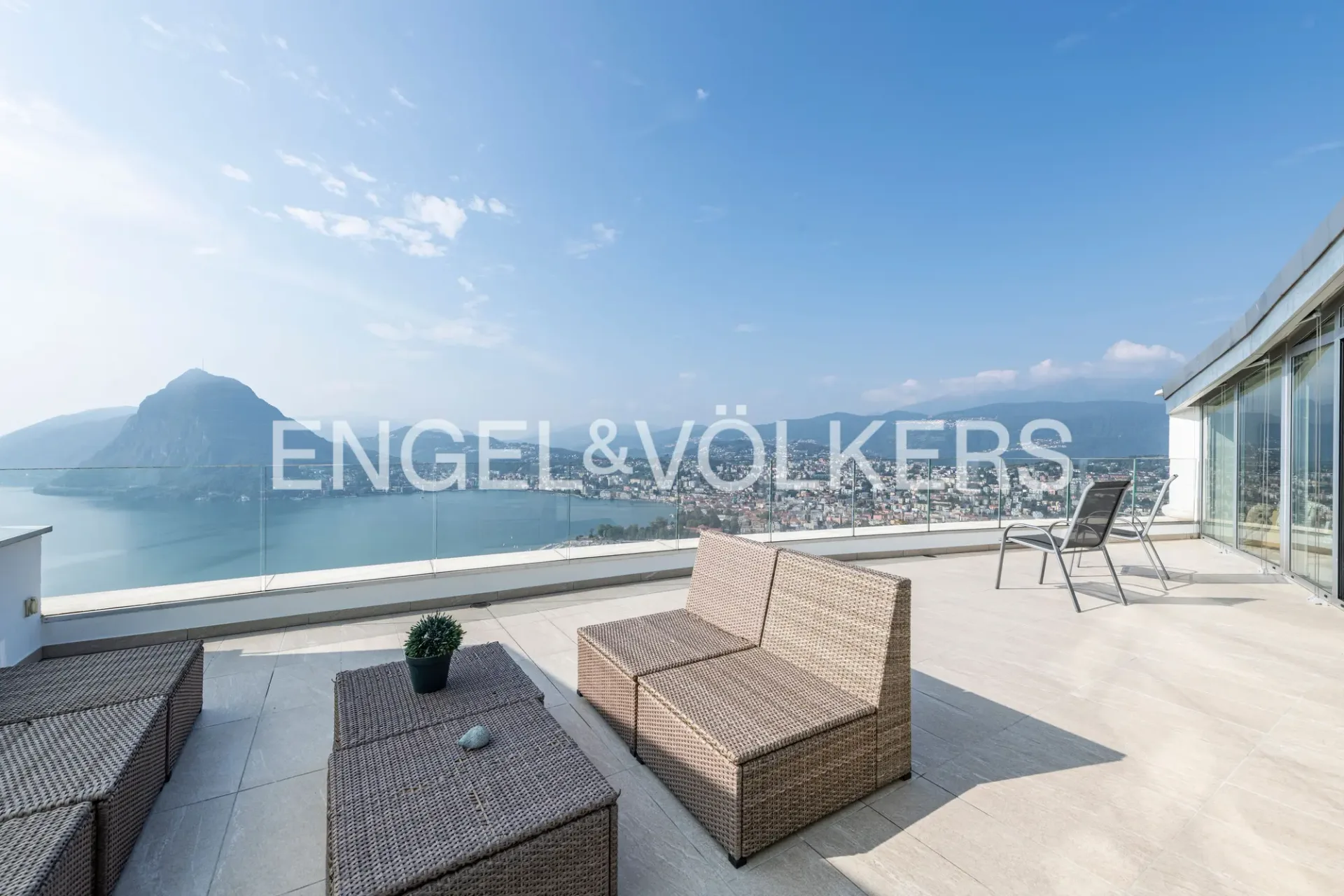 Exklusives Duplex mit einzigartigem Seeblick