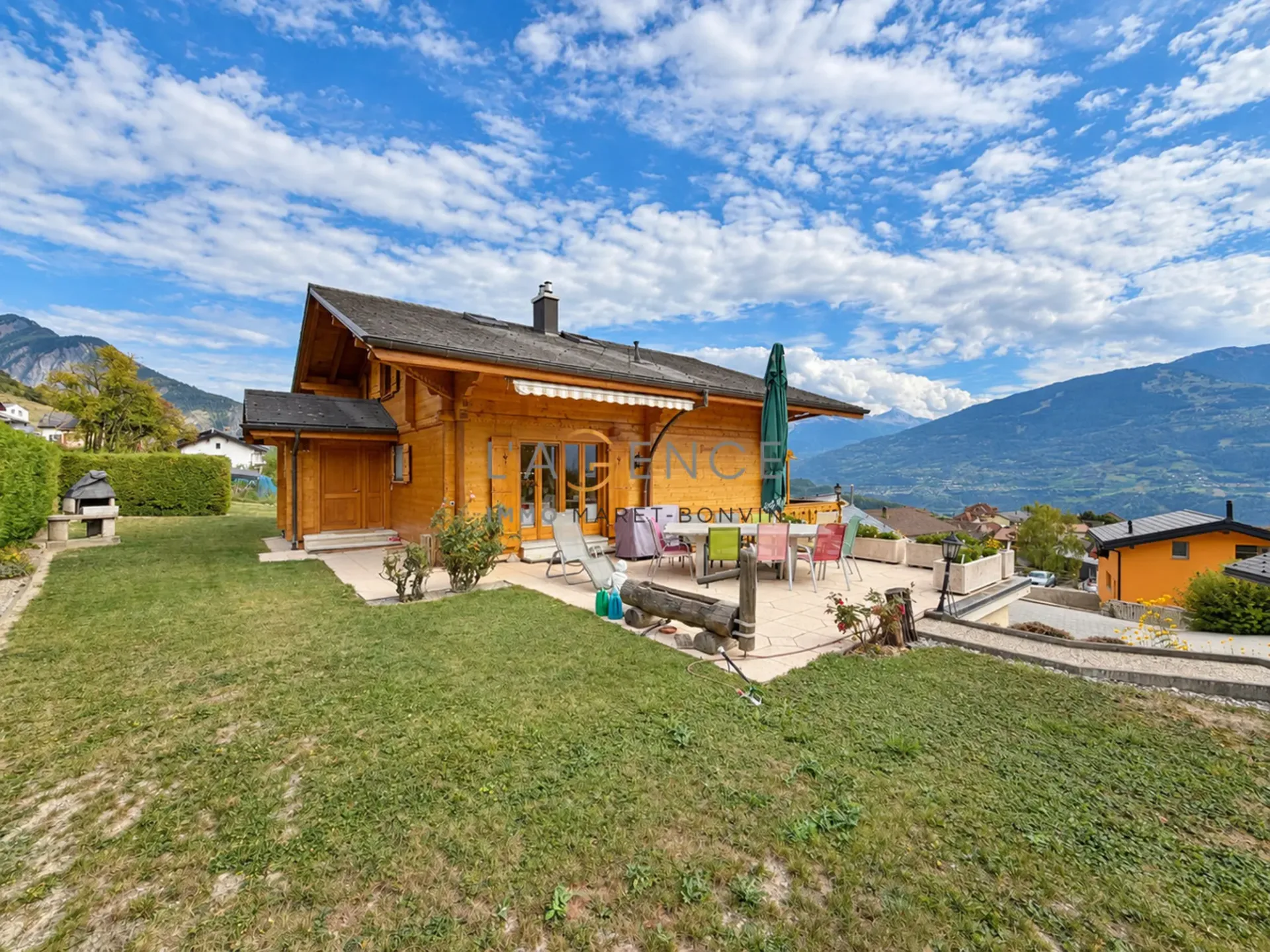 Erde | Villa-Chalet mit eigenem Raum