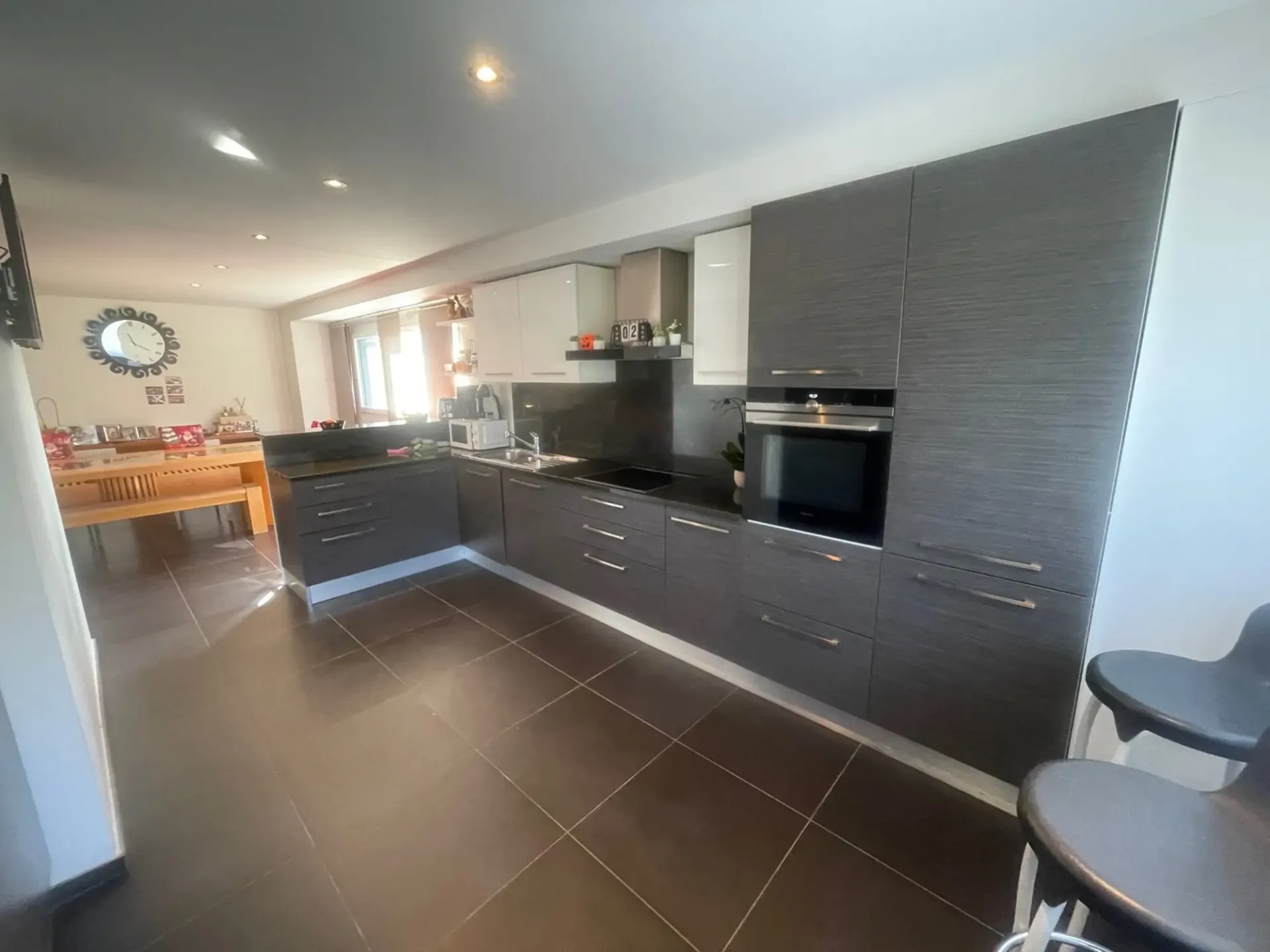 Wertvolles Gewerbeobjekt mit großem Apartment